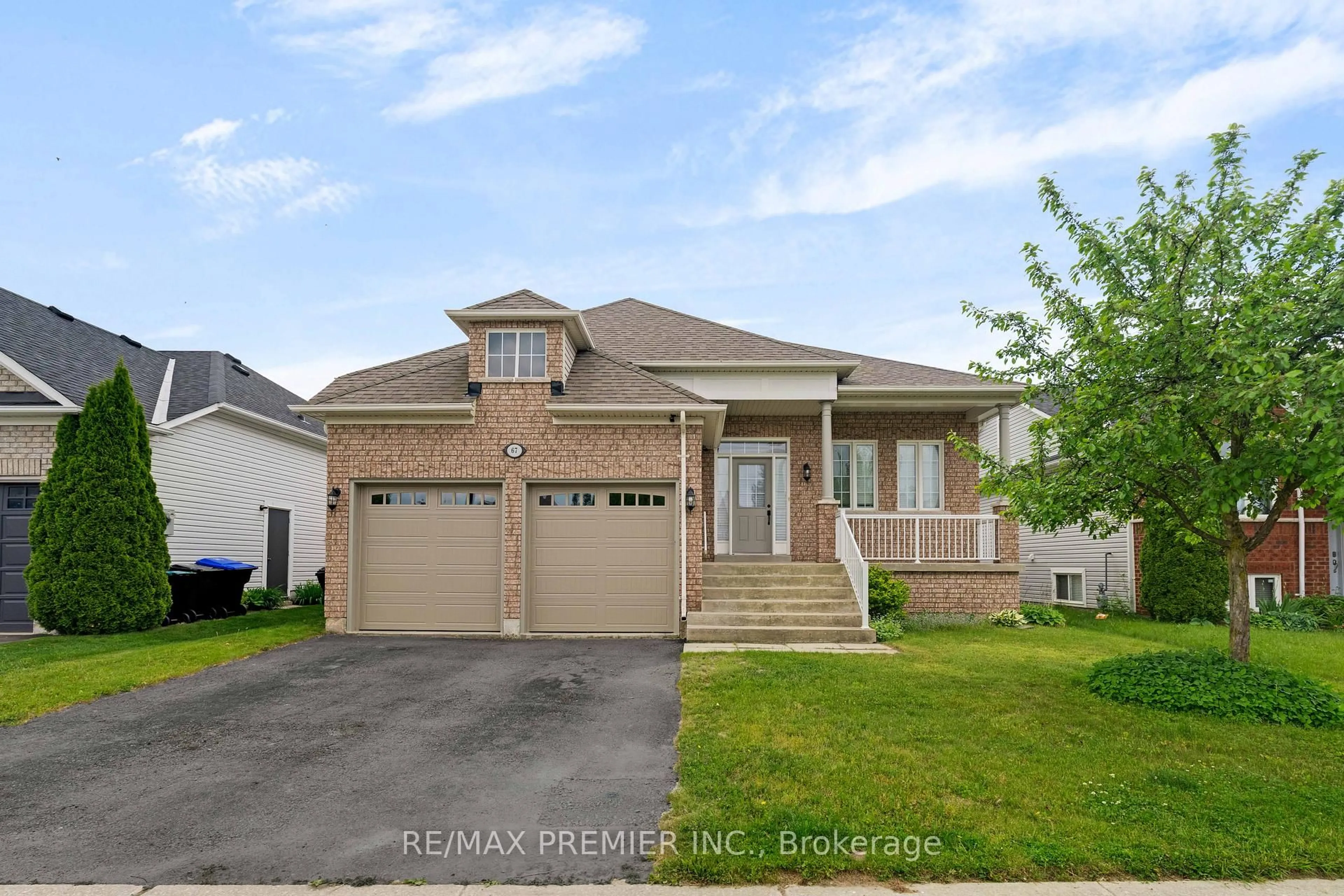 Home with brick exterior material, street for 67 Meadowlark Blvd, Wasaga Beach Ontario L9Z 3B3