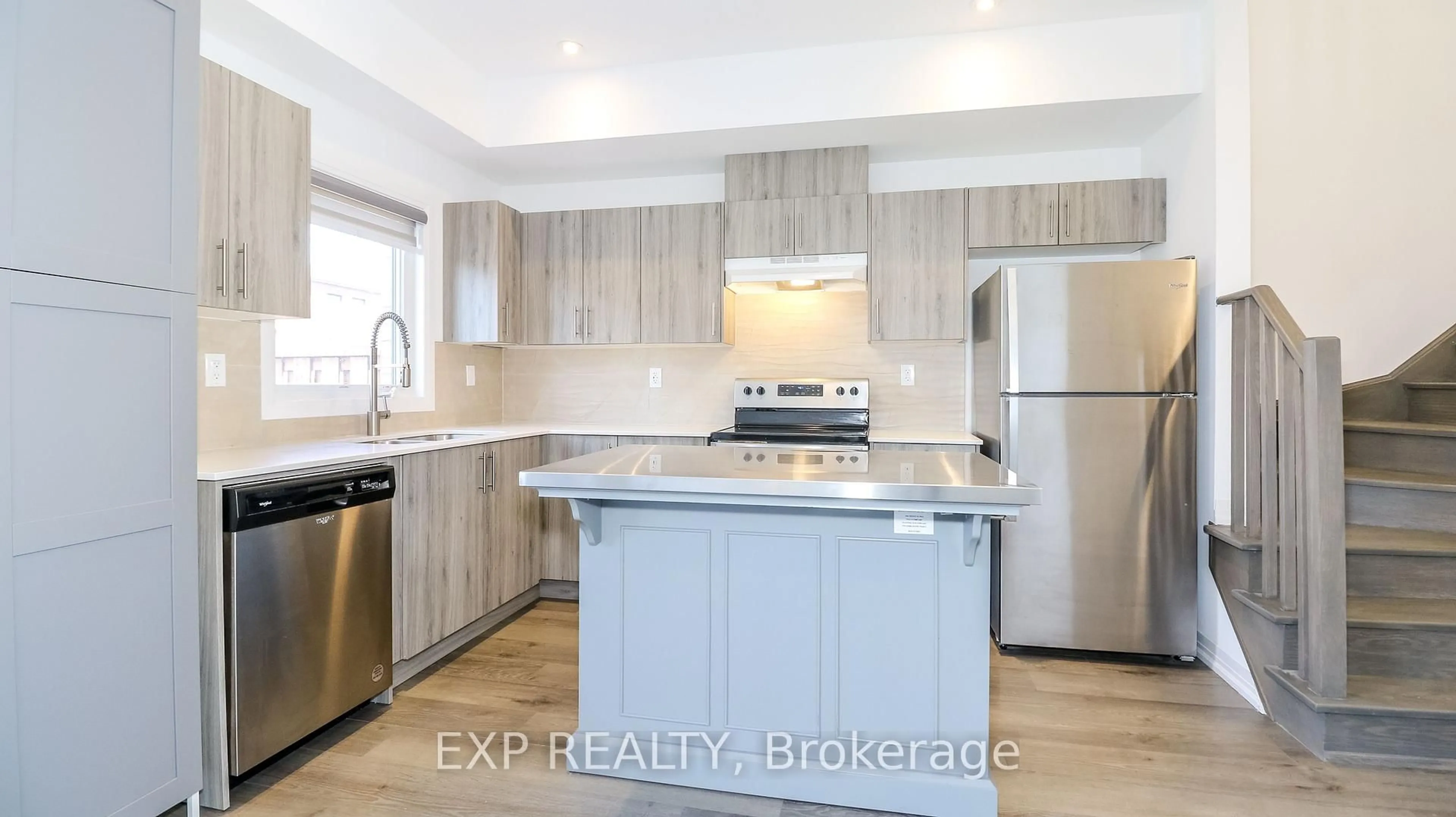 Open concept kitchen, unknown for 16 Haven Lane, Barrie Ontario L9J 0M4