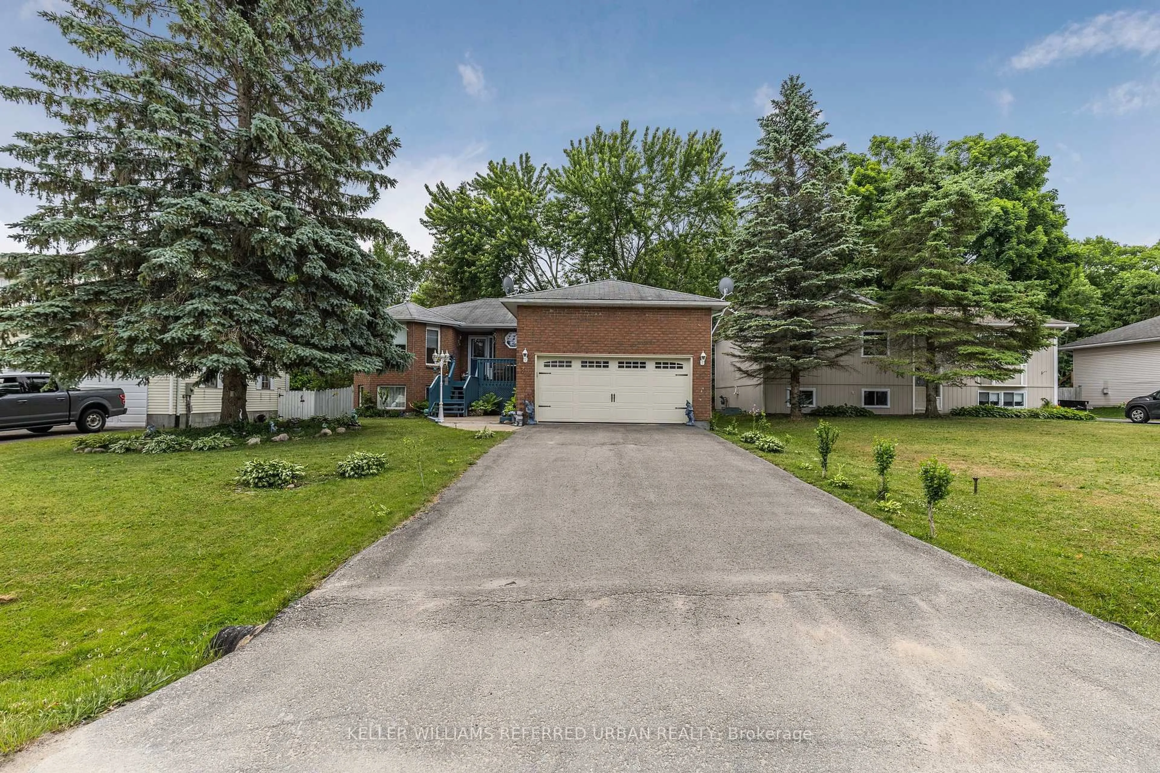 A pic from outside/outdoor area/front of a property/back of a property/a pic from drone, street for 31 John Dillingno St, Tay Ontario L0K 2A0