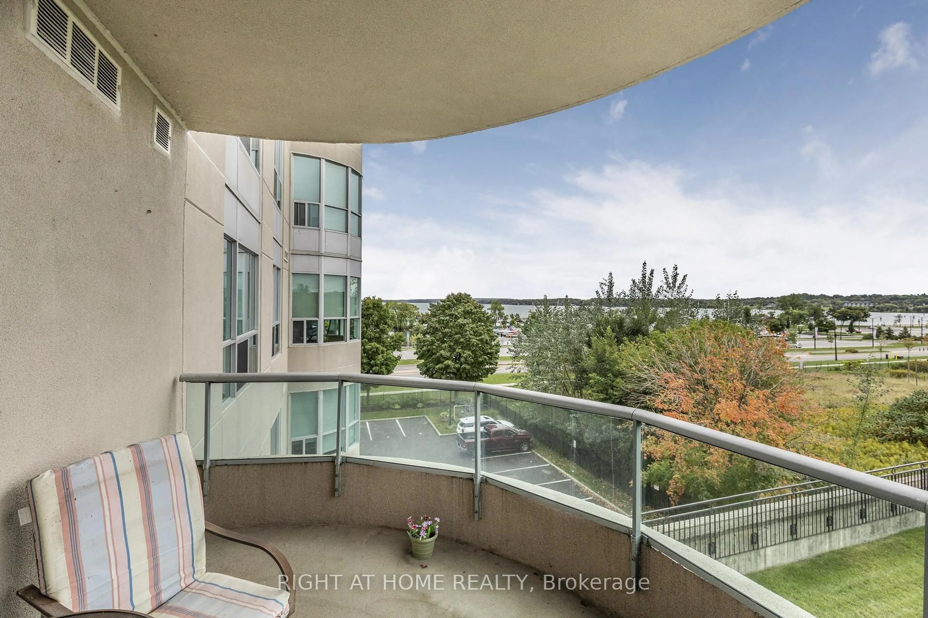 Balcony in the apartment, water/lake/river/ocean view for 2 Toronto St #401, Barrie Ontario L4N 9R2