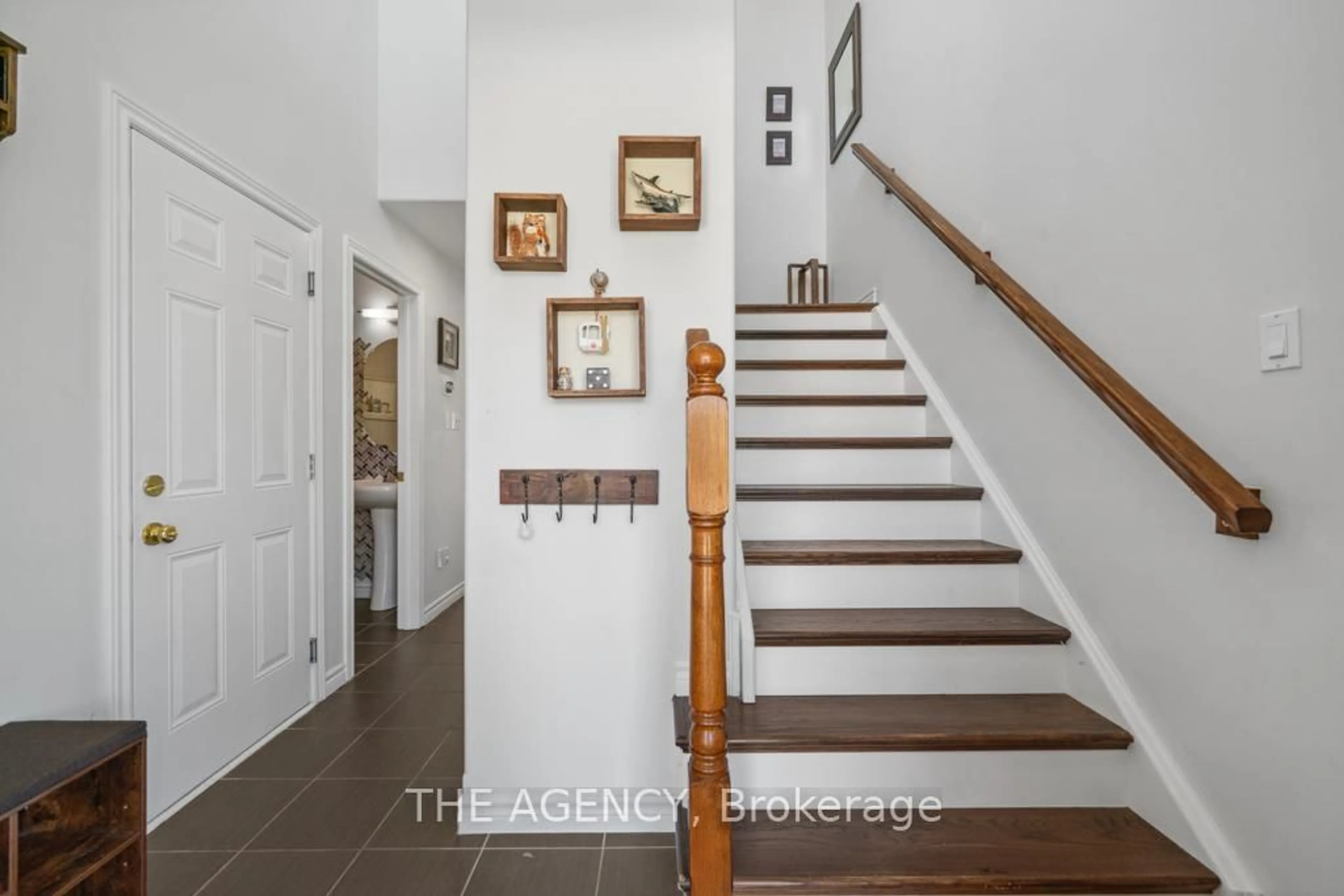 Unknown for 18 Davis St, Collingwood Ontario L9Y 0C9