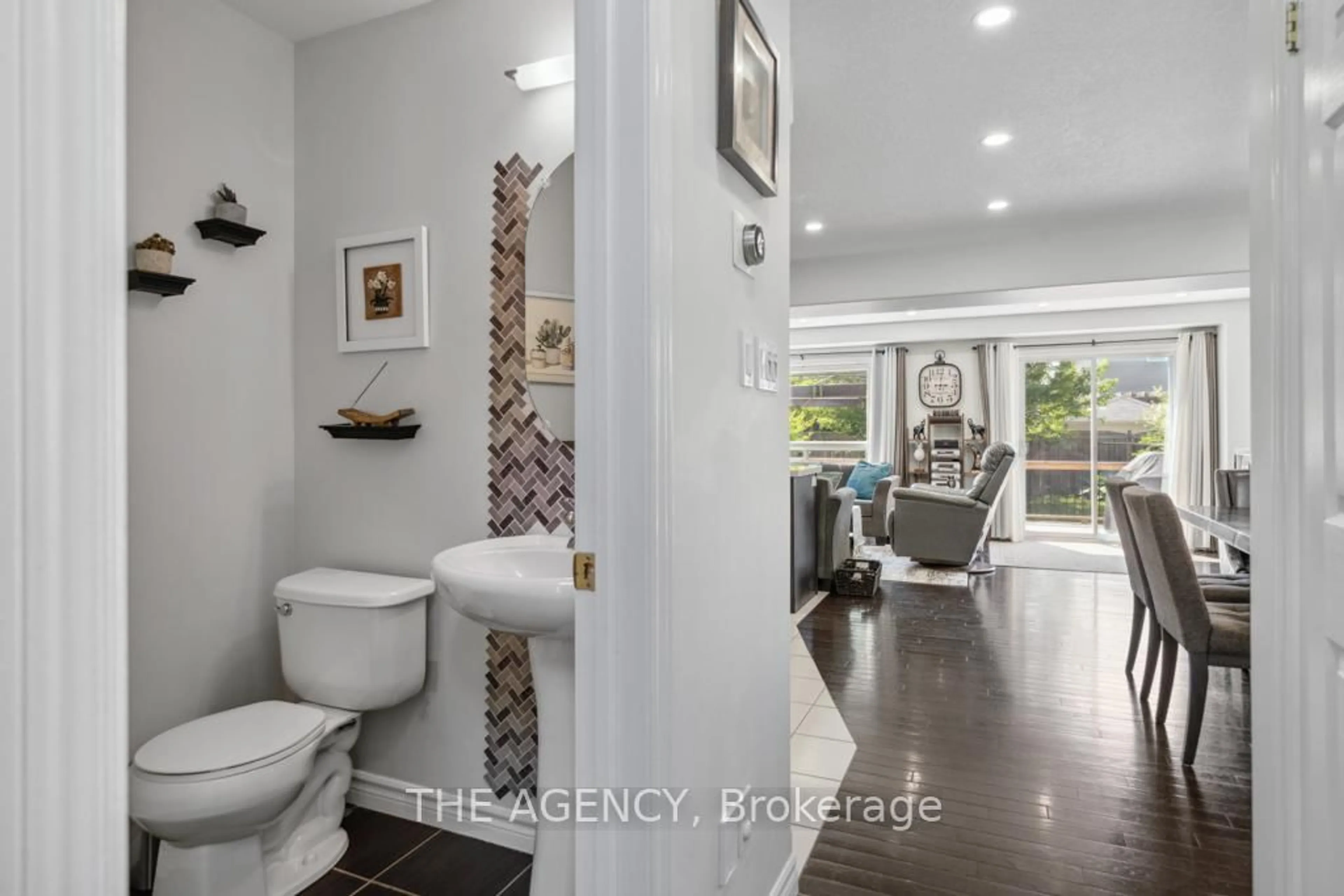 Contemporary bathroom, ceramic/tile floor for 18 Davis St, Collingwood Ontario L9Y 0C9