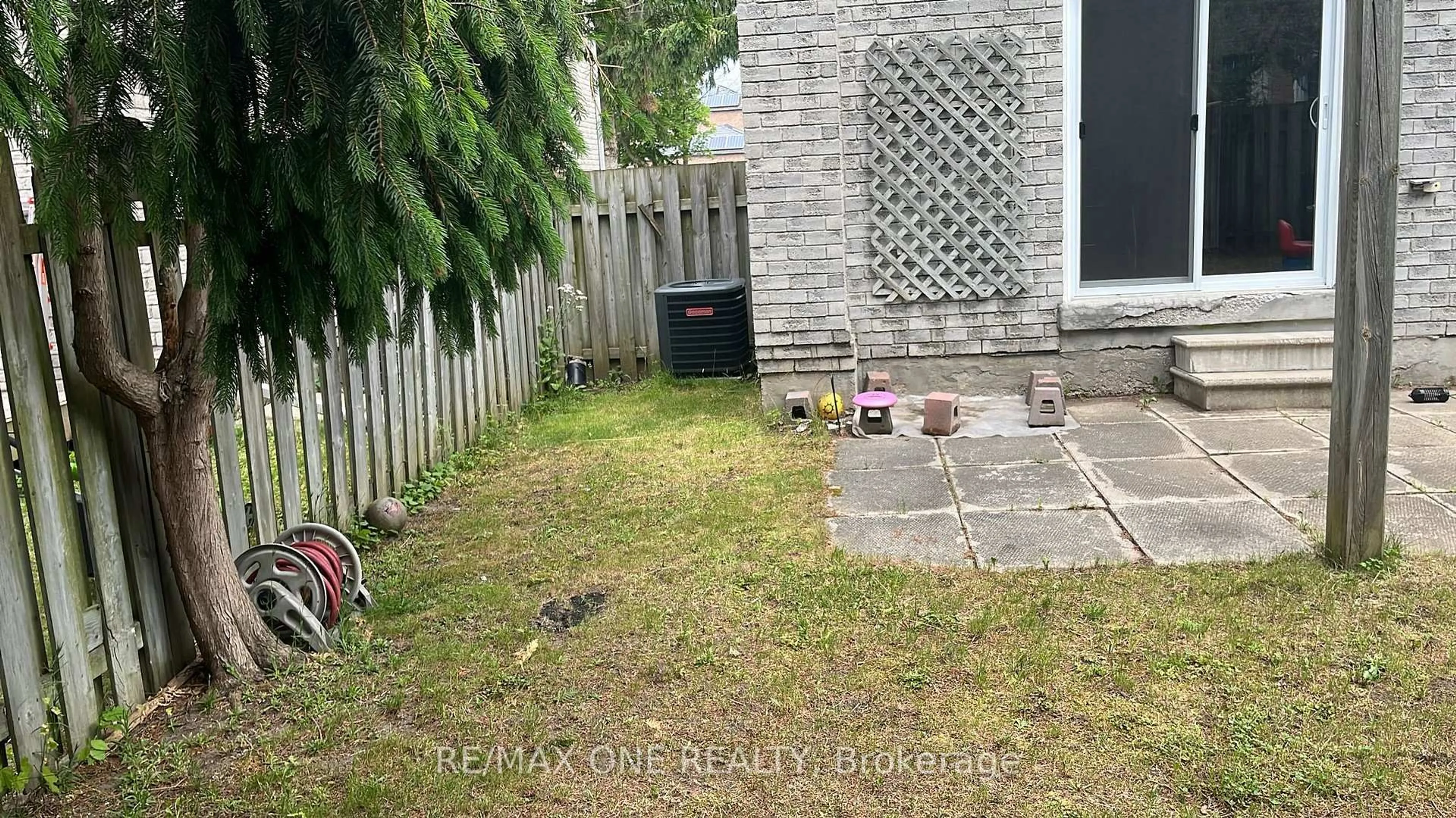 Patio, street for 509 Grove St, Barrie Ontario L4M 5Z4