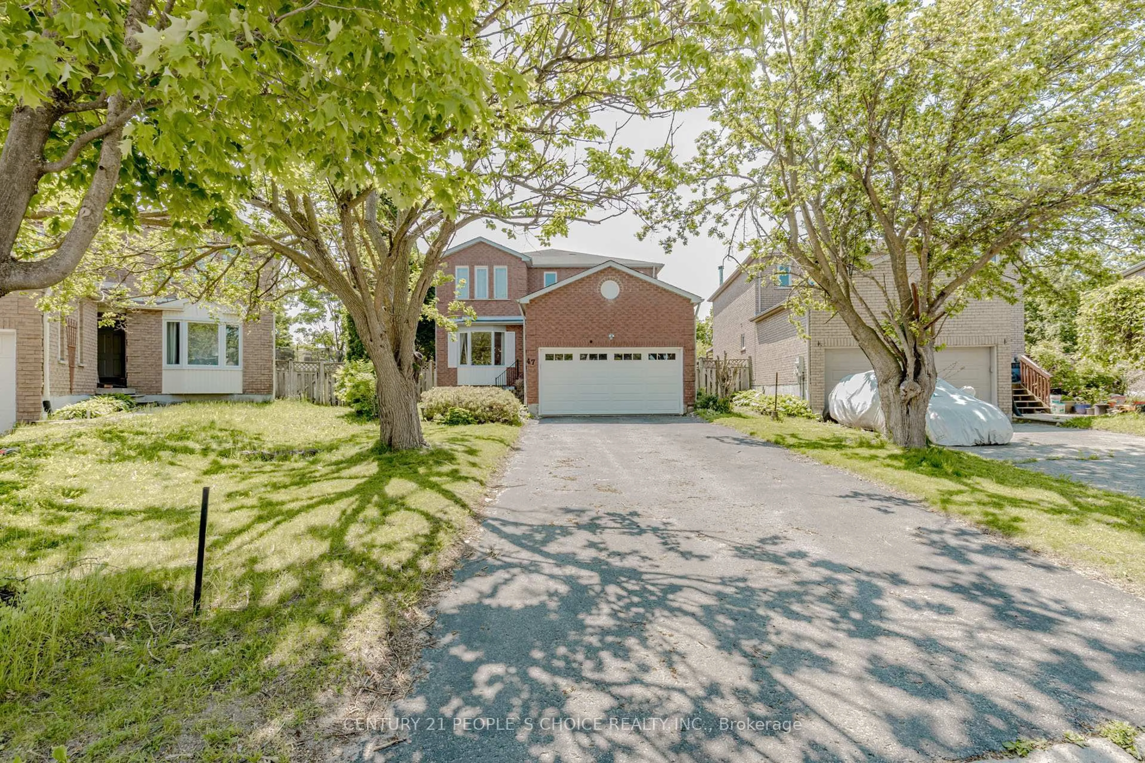 A pic from outside/outdoor area/front of a property/back of a property/a pic from drone, street for 47 Blair Cres, Barrie Ontario L4M 5Y6