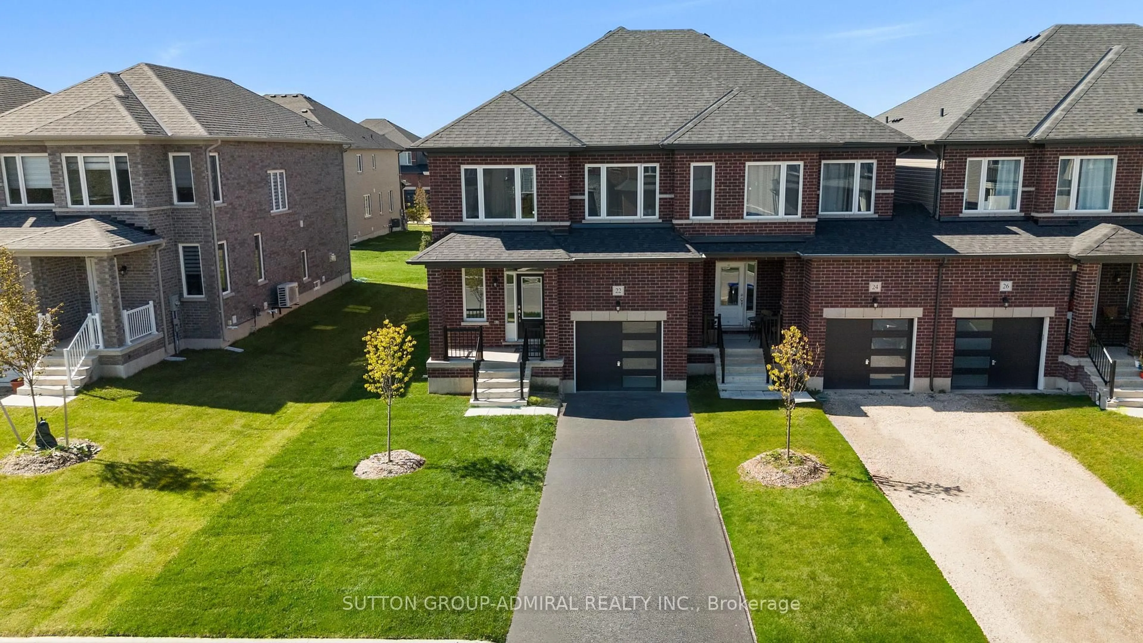 A pic from outside/outdoor area/front of a property/back of a property/a pic from drone, street for 22 Autumn Dr, Wasaga Beach Ontario L9Z 1J9
