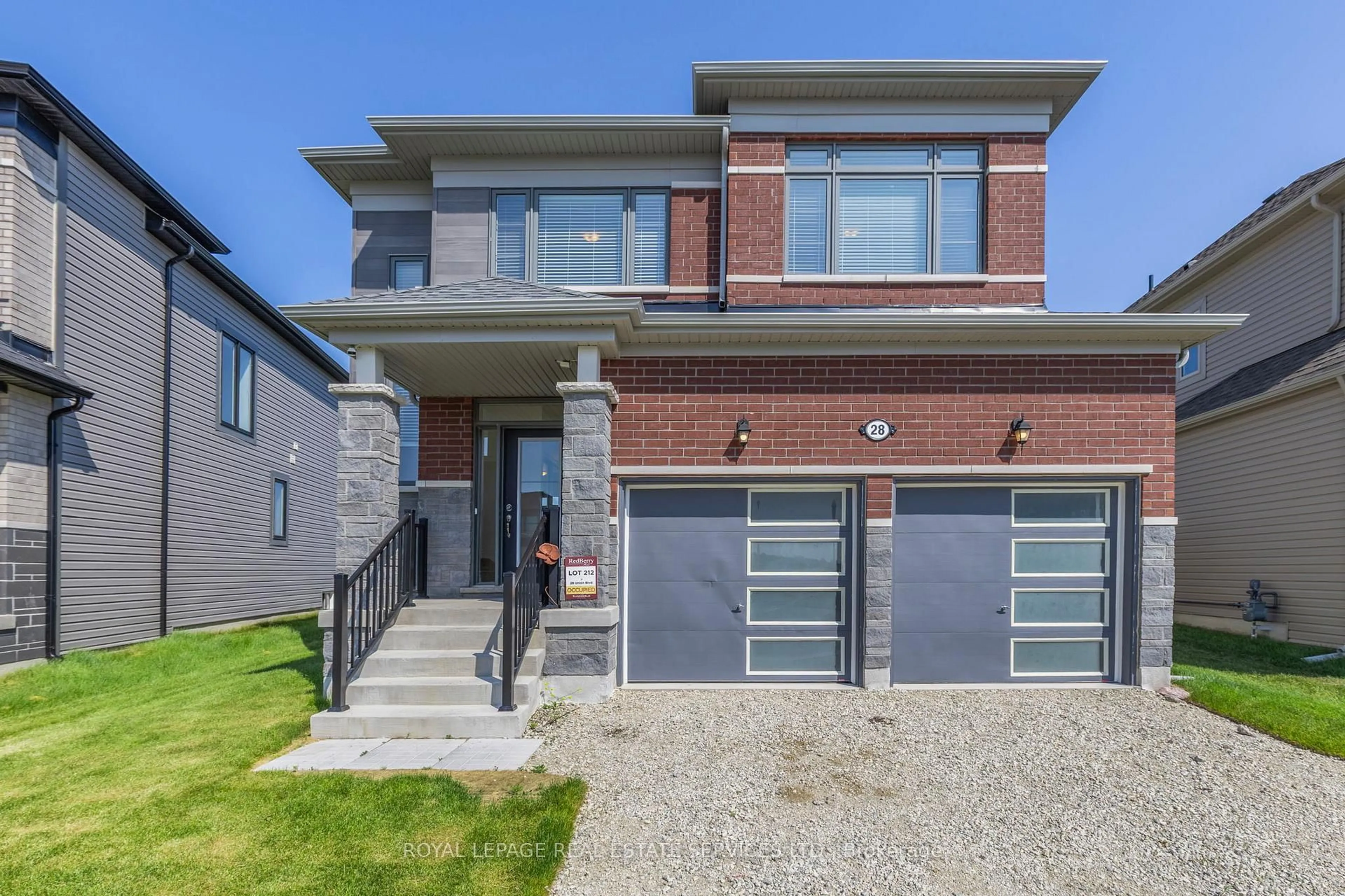 Home with brick exterior material, street for 28 Union Blvd, Wasaga Beach Ontario L9Z 0M5