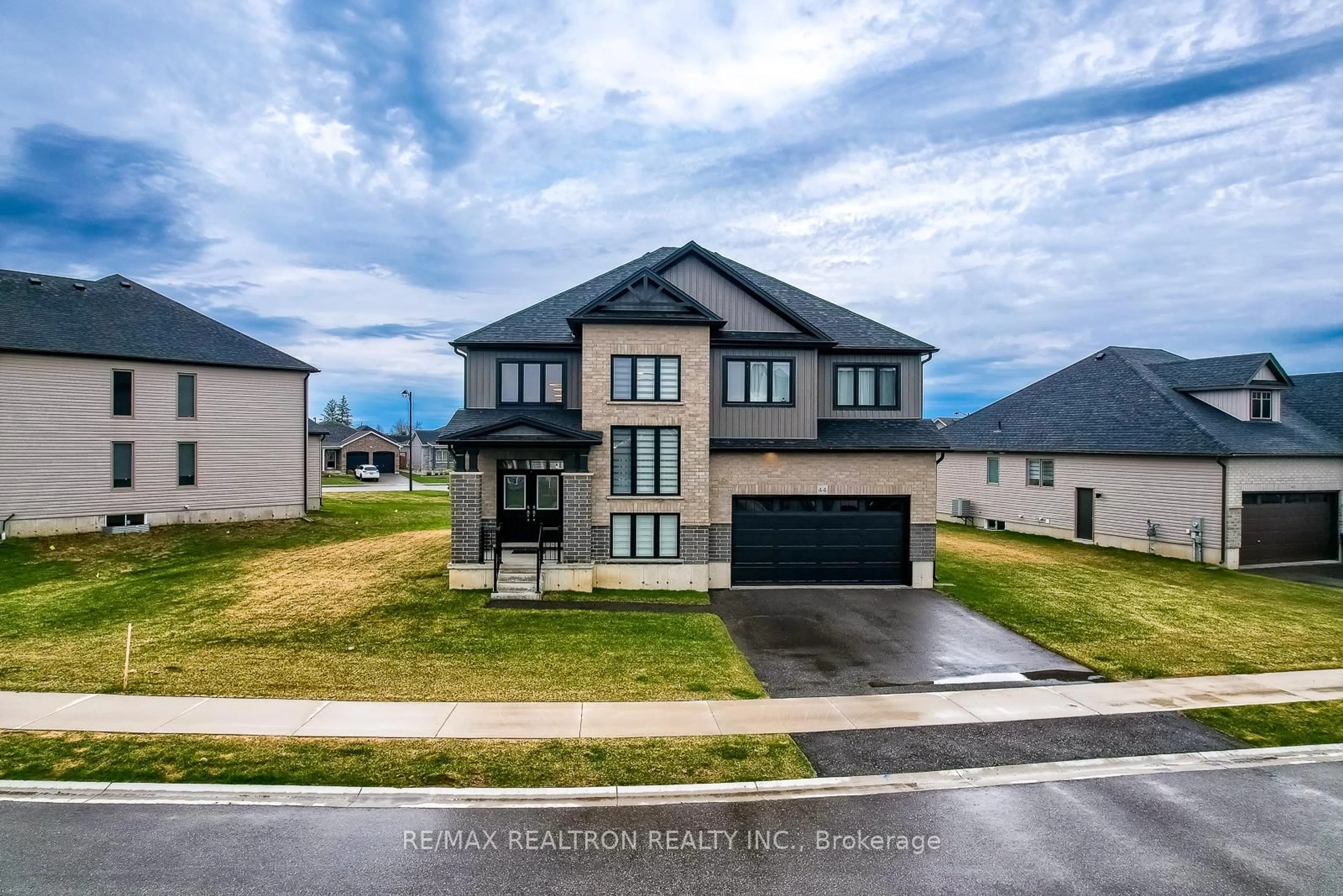 A pic from outside/outdoor area/front of a property/back of a property/a pic from drone, street for 44 Allenwood Rd, Springwater Ontario L0L 1P0