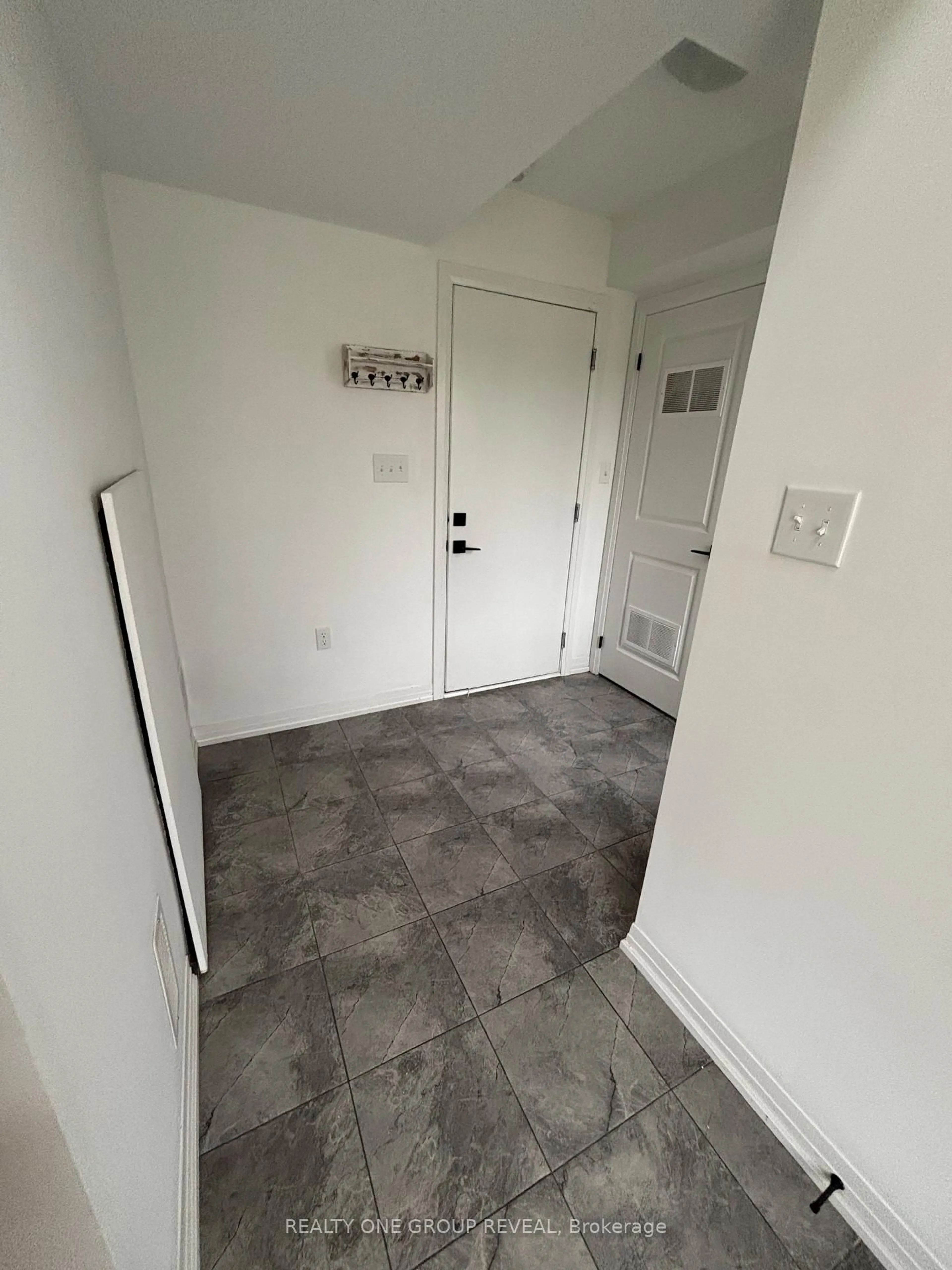 A pic of a room for 67 Fairlane Ave, Barrie Ontario L9J 0N1