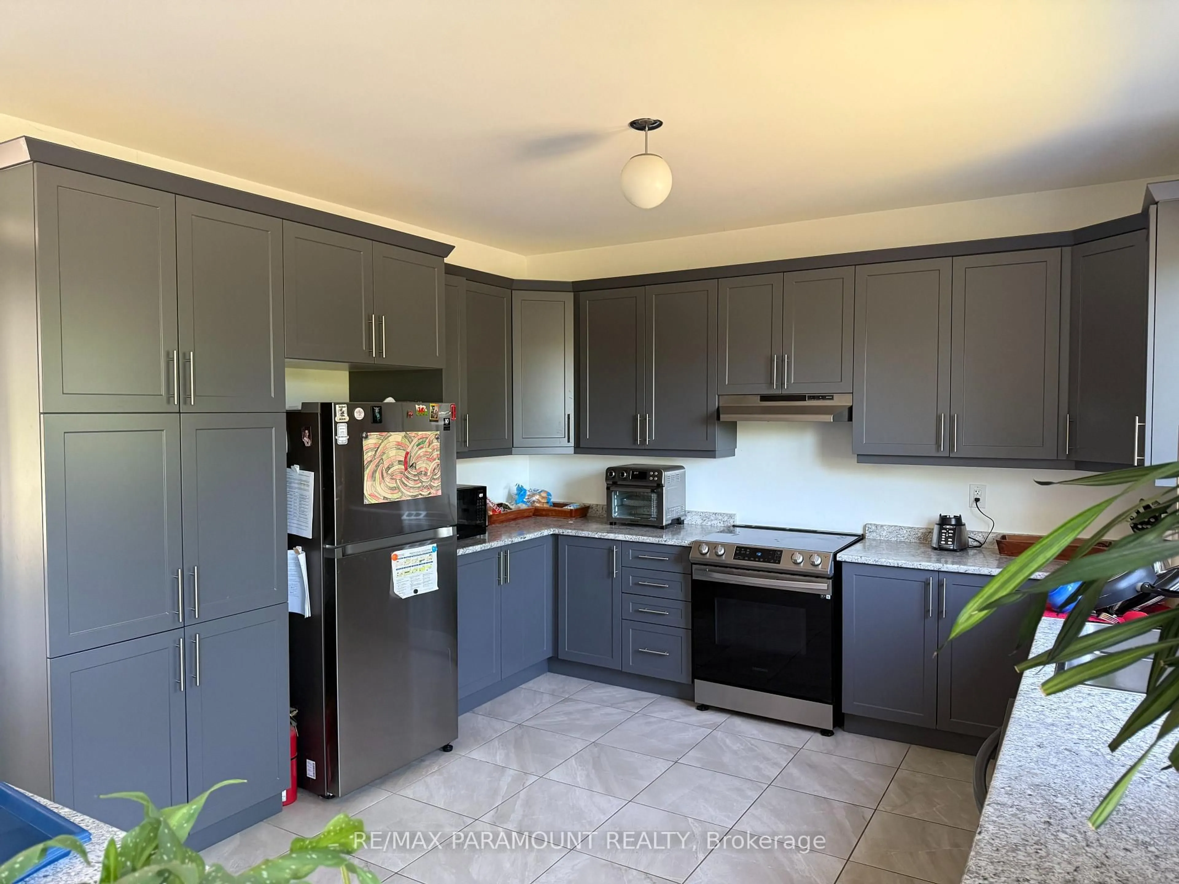 Standard kitchen, unknown for 15 Mclean Ave, Collingwood Ontario L9Y 3V2