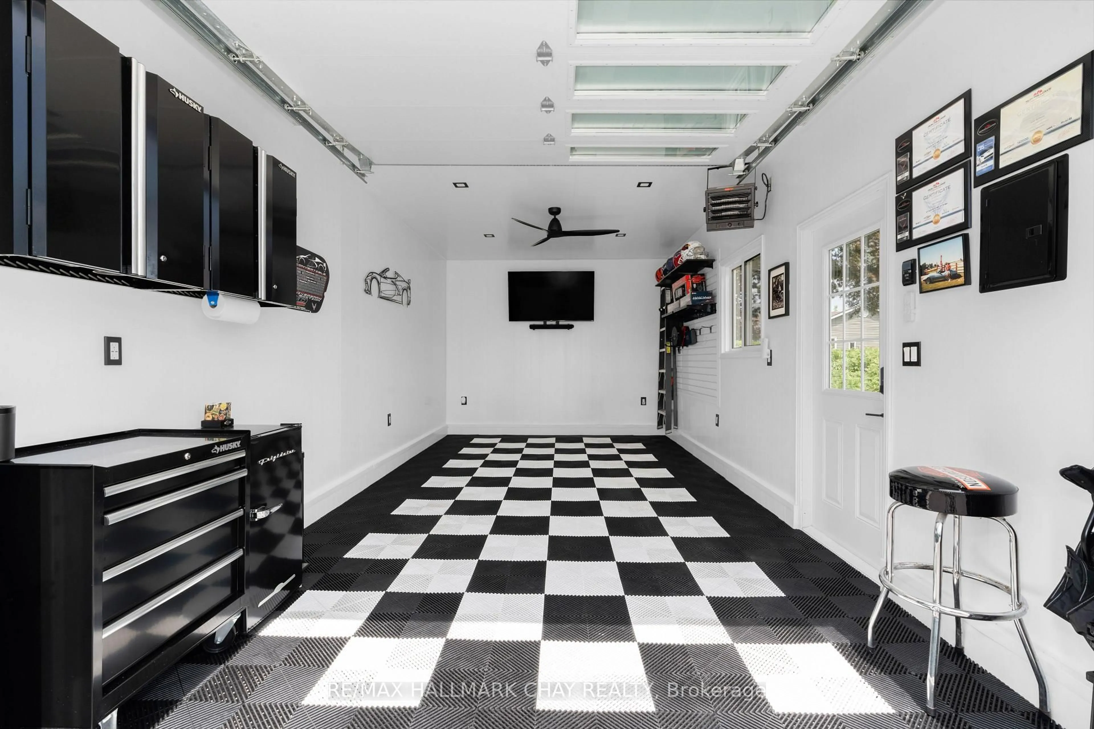 Indoor garage for 4217 Orkney Beach Rd, Ramara Ontario L3V 0S1