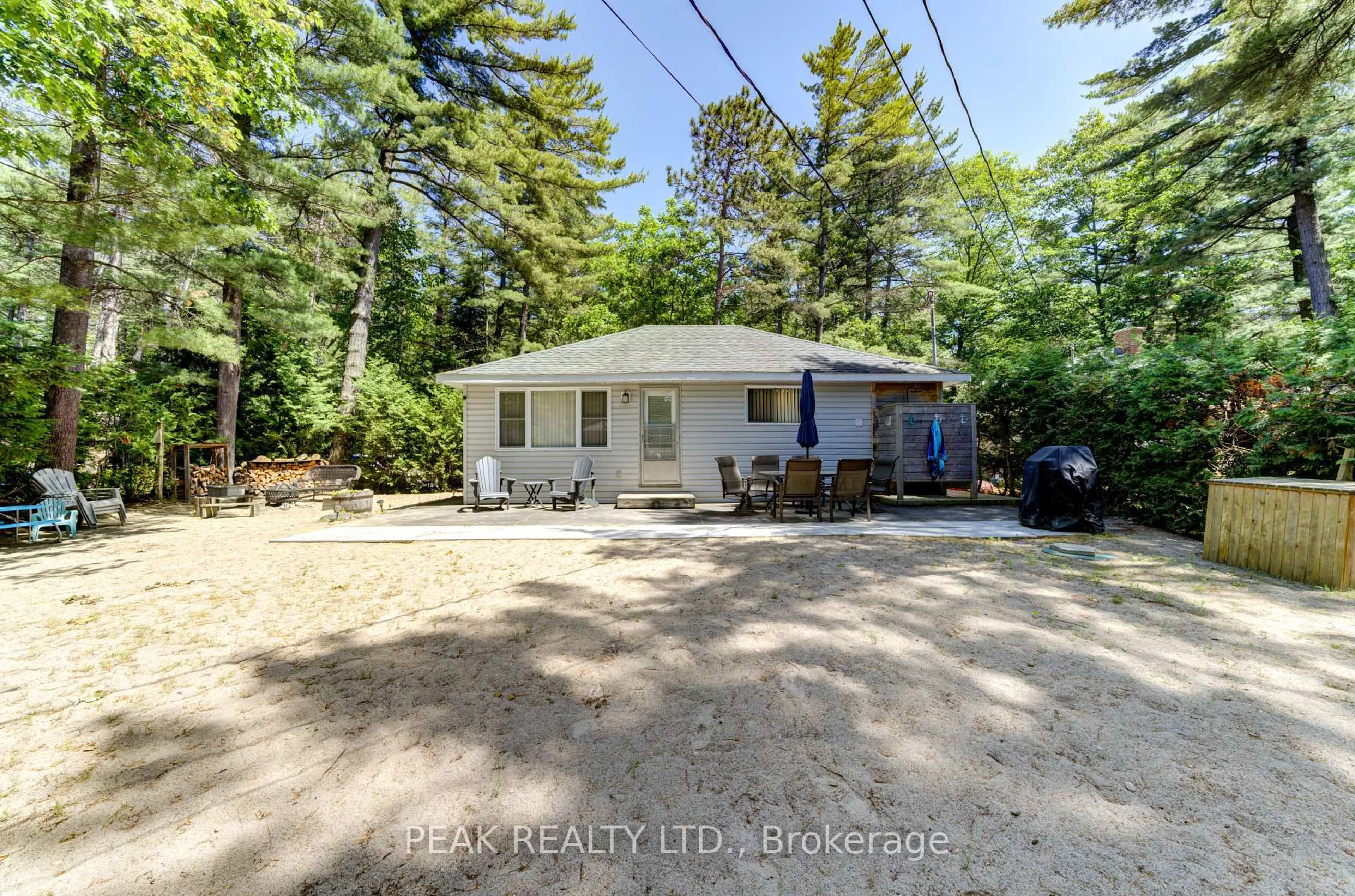 A pic from outside/outdoor area/front of a property/back of a property/a pic from drone, unknown for 35 Lakeside Dr, Tiny Ontario L0L 2T0