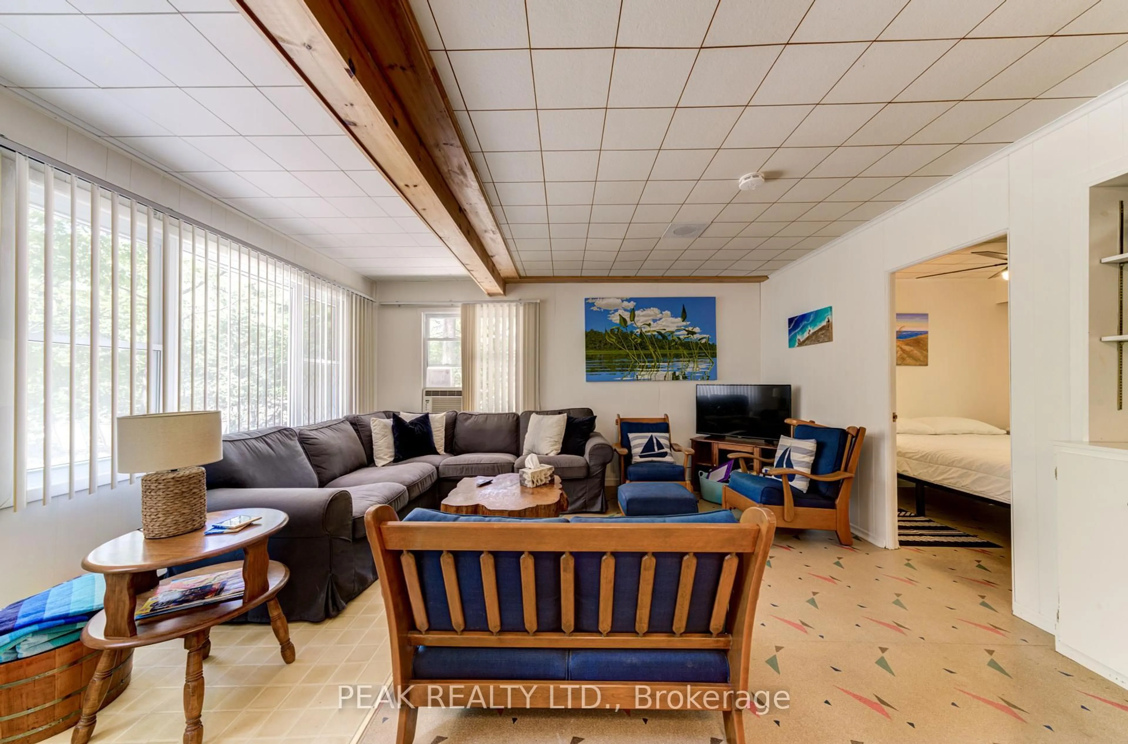 Living room with furniture, unknown for 35 Lakeside Dr, Tiny Ontario L0L 2T0
