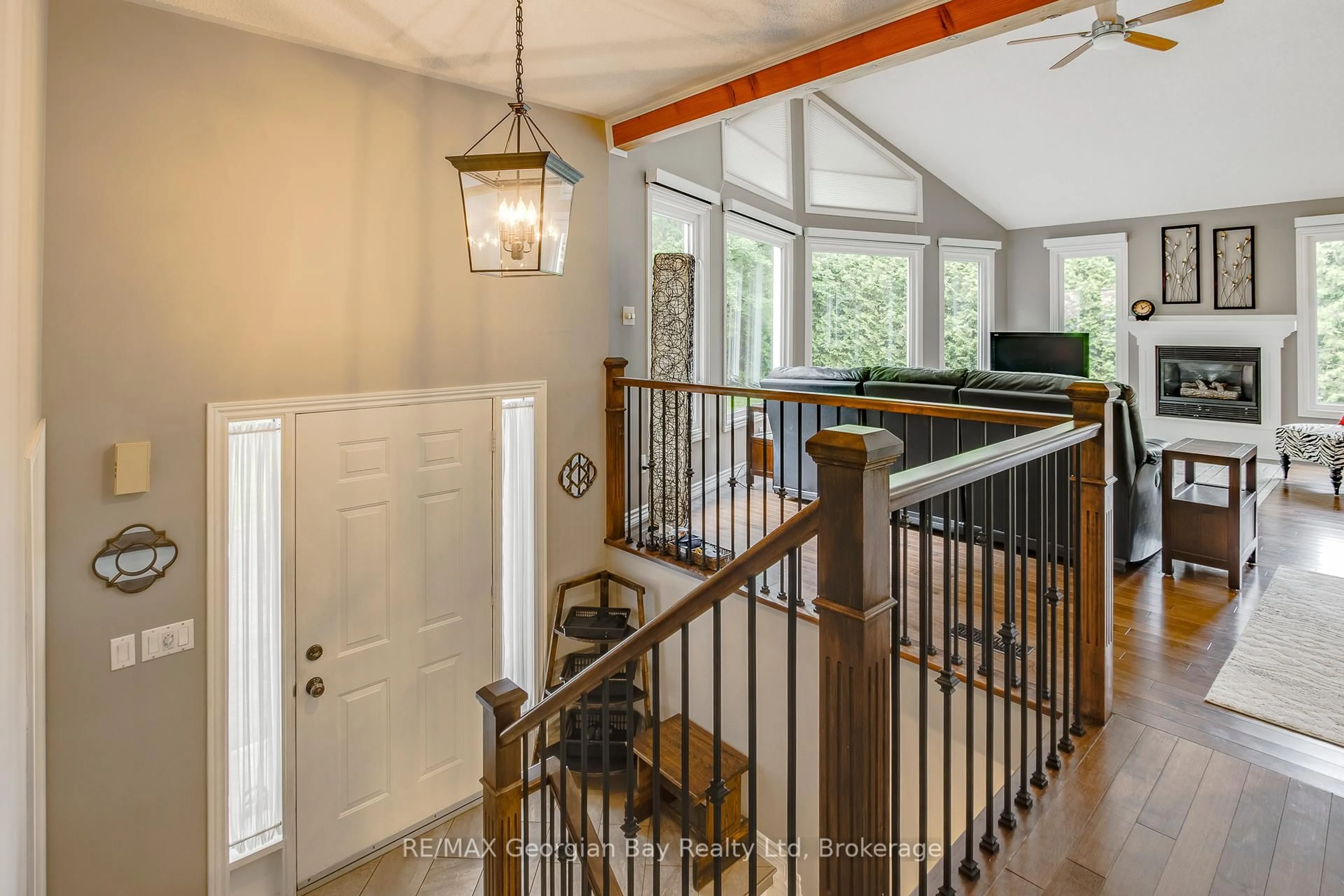 Indoor entryway for 166 Albin Rd, Tay Ontario L0K 2C0