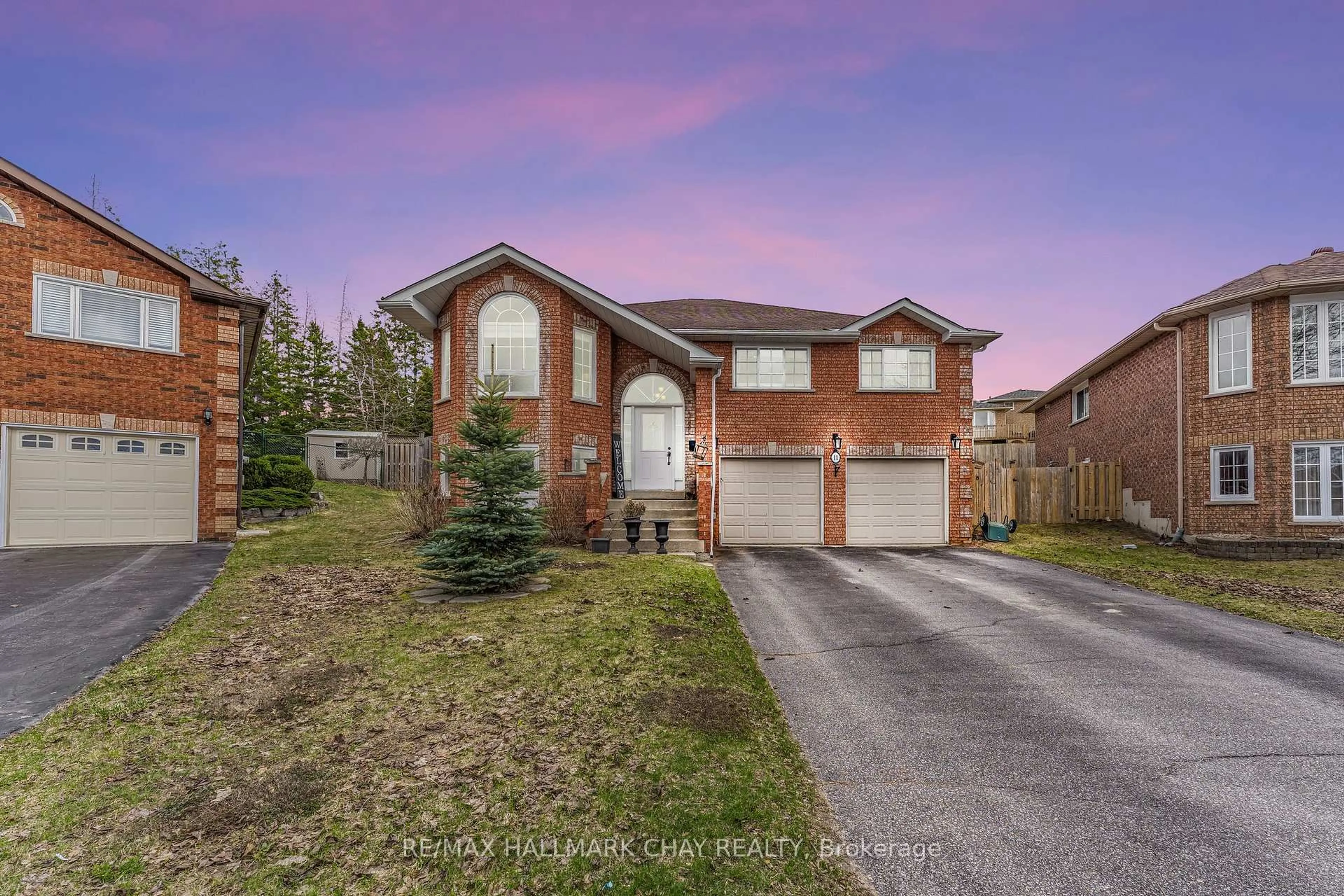 Home with brick exterior material, street for 11 Watson Crt, Orillia Ontario L3V 7S5