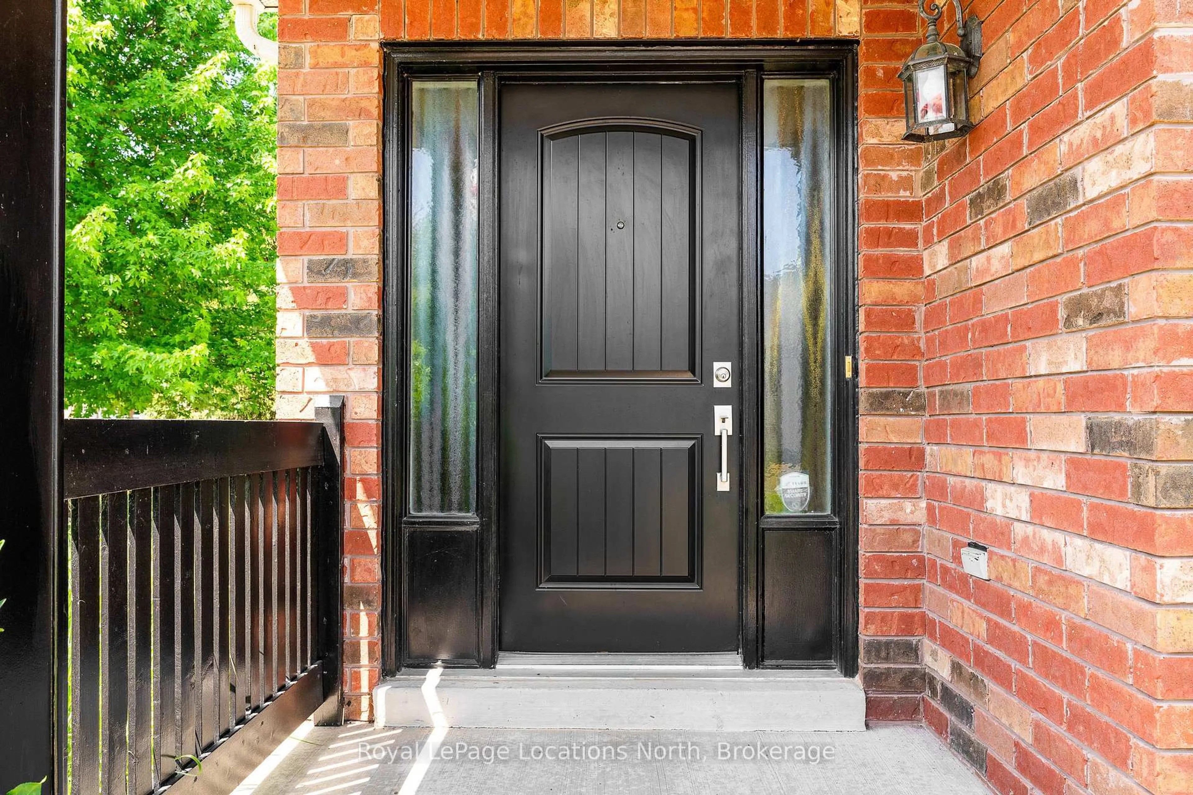 Indoor entryway for 14 Middleport Dr, Wasaga Beach Ontario L9Z 3B8