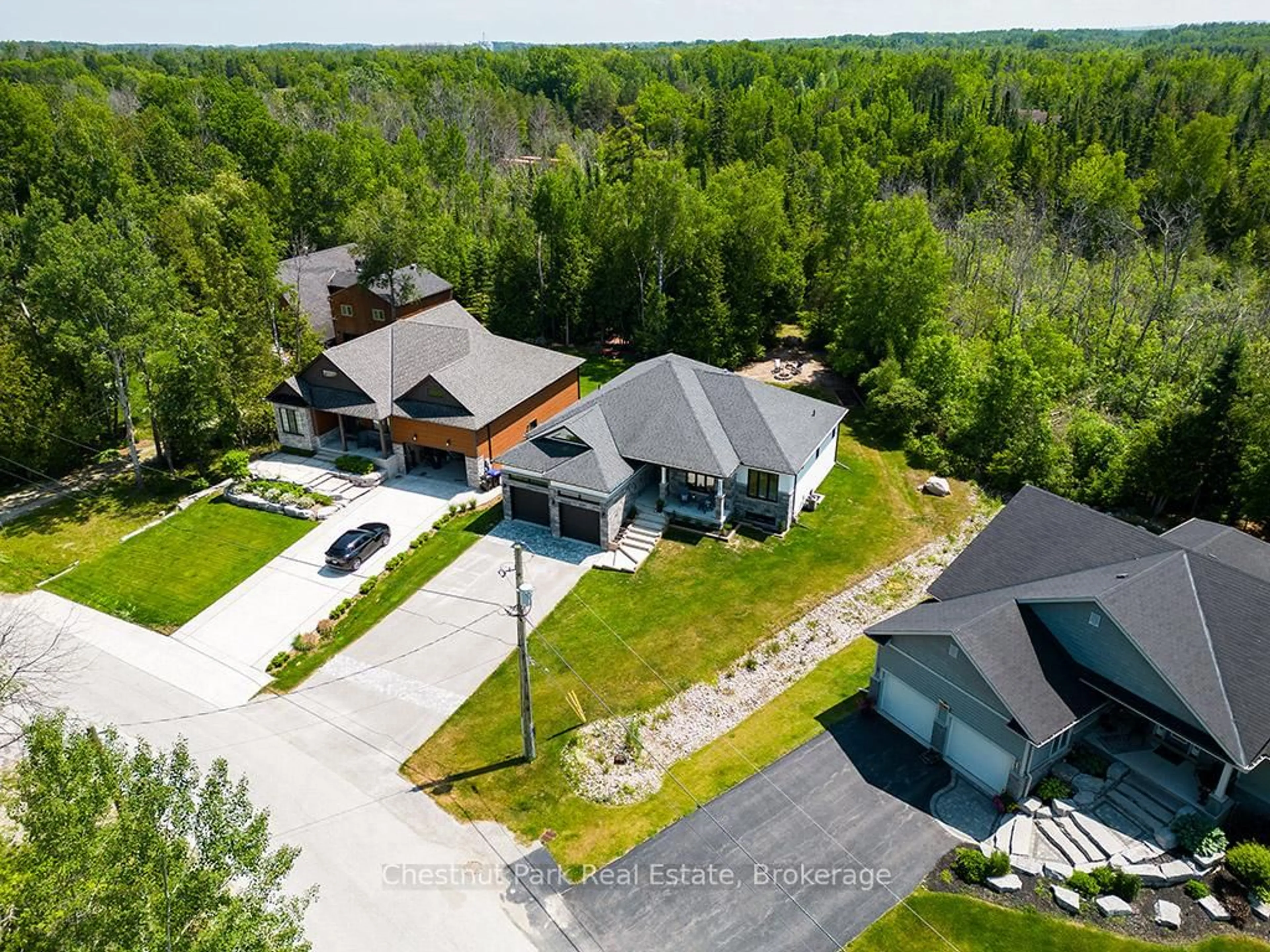 A pic from outside/outdoor area/front of a property/back of a property/a pic from drone, unknown for 2237 Shore Lane, Wasaga Beach Ontario L9Y 2X7