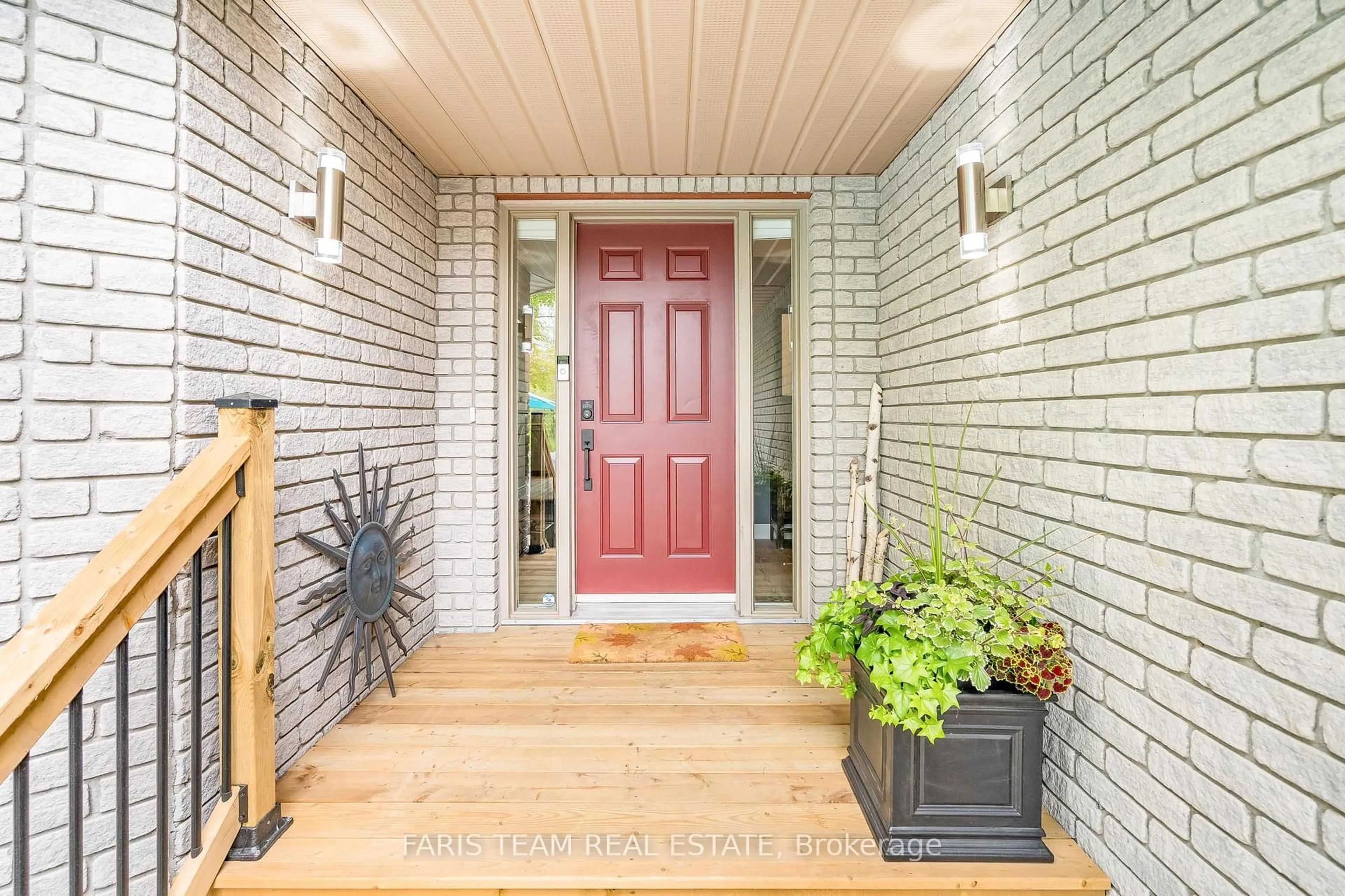 Indoor entryway for 30 Bourgeois Beach Rd, Tay Ontario L0K 2A0
