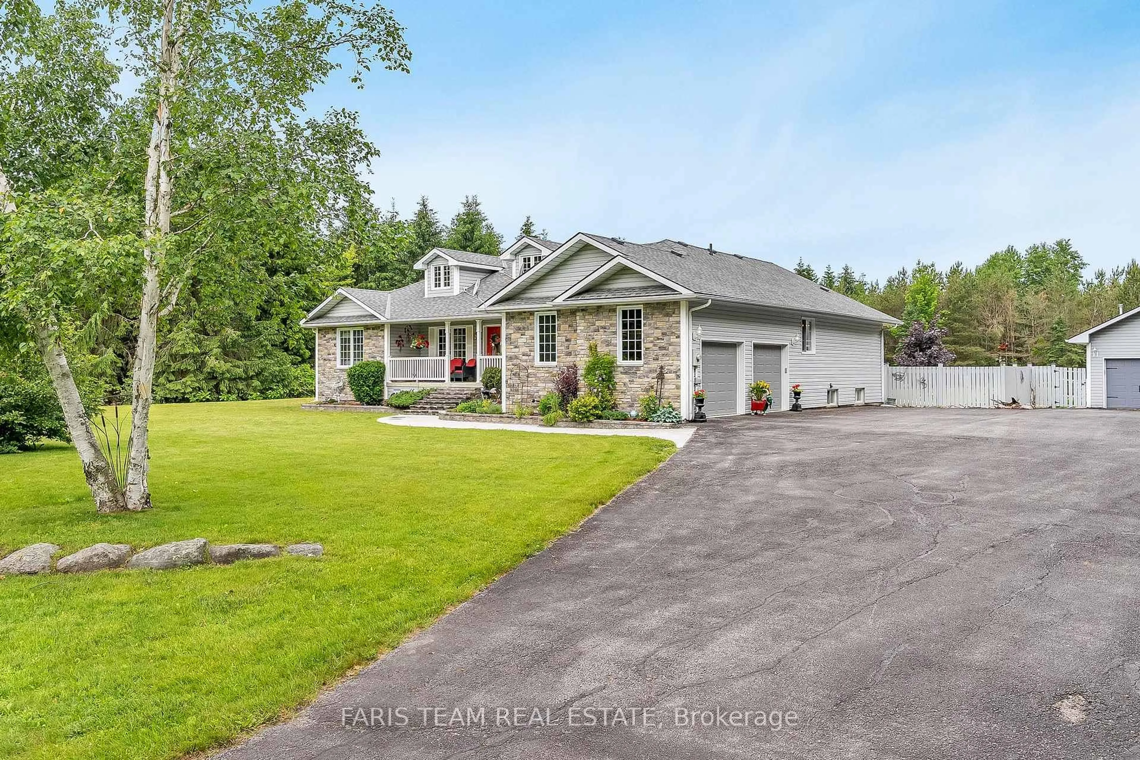 A pic from outside/outdoor area/front of a property/back of a property/a pic from drone, street for 34 Concession Road 8, Tiny Ontario L0L 2J0