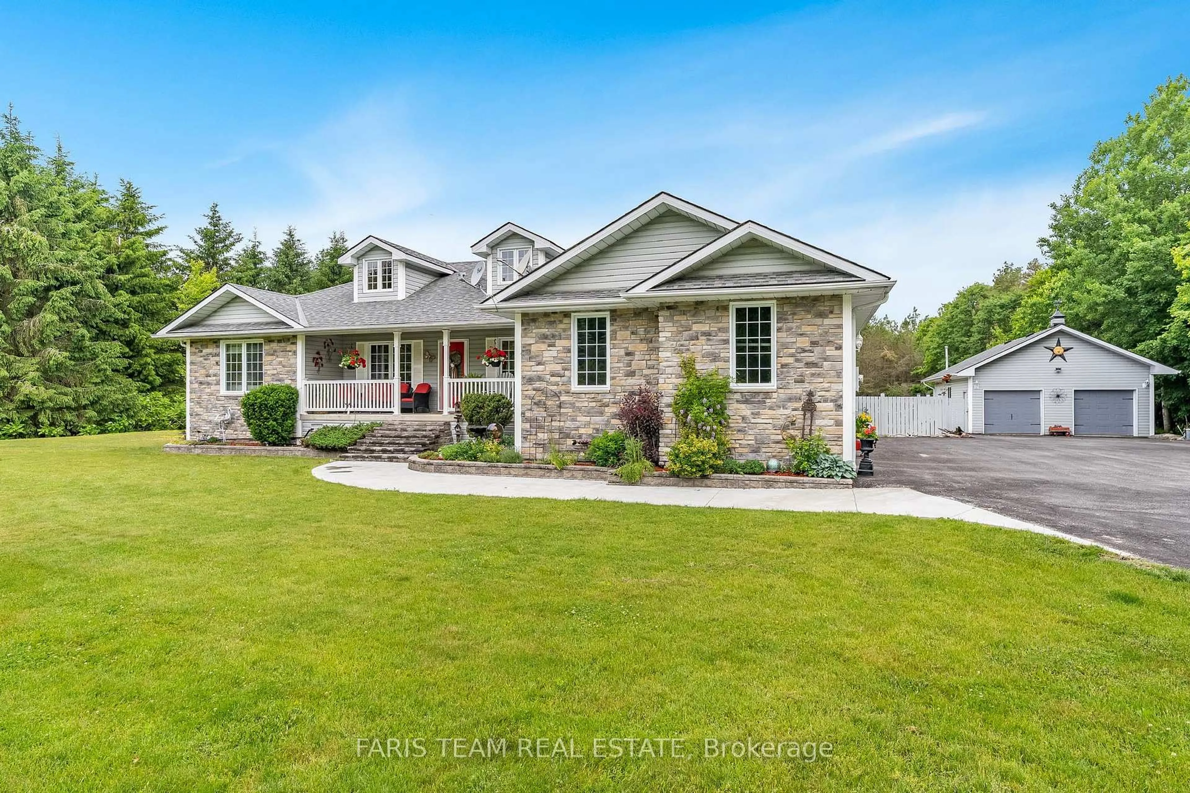 Home with vinyl exterior material, unknown for 34 Concession Road 8, Tiny Ontario L0L 2J0