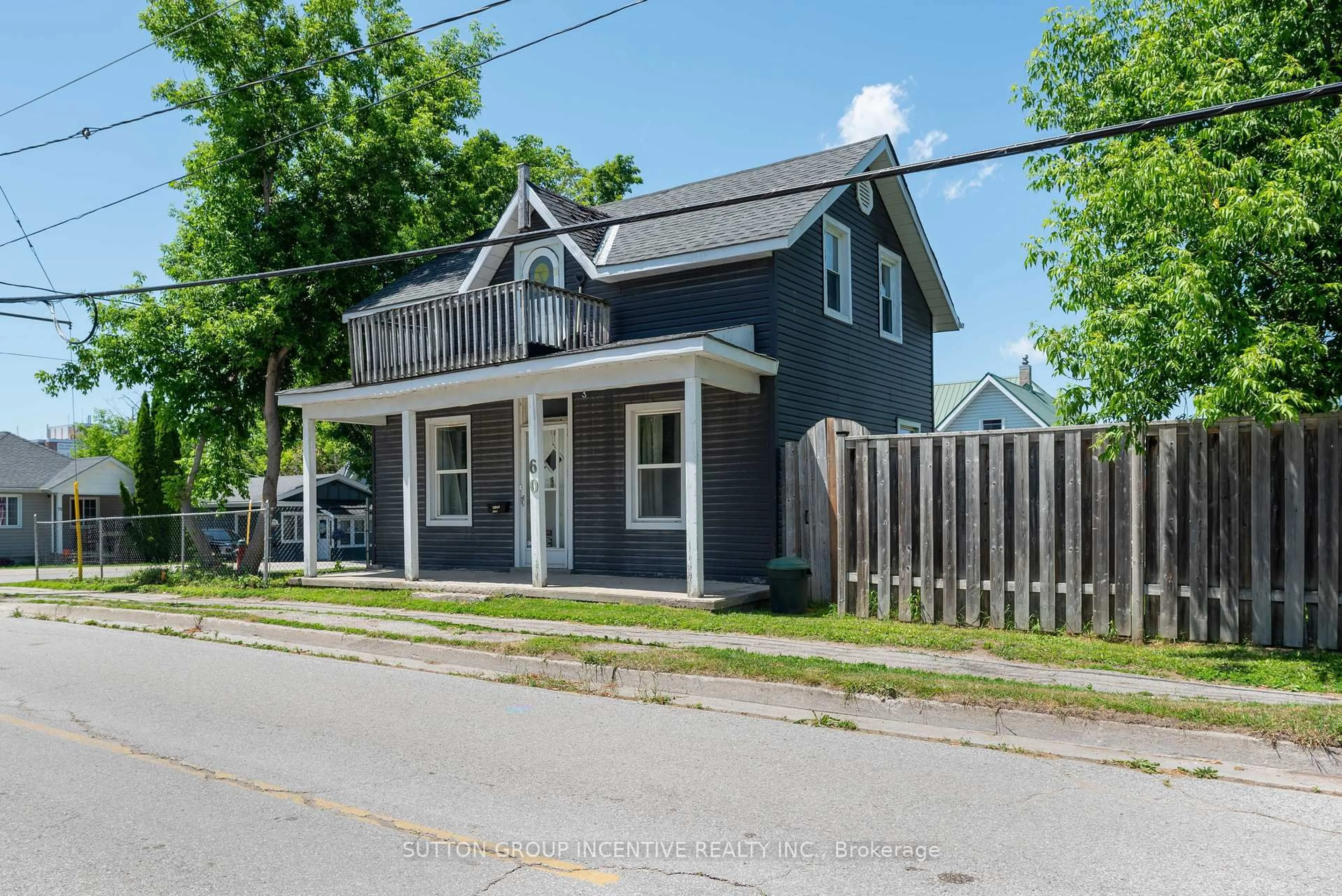 A pic from outside/outdoor area/front of a property/back of a property/a pic from drone, street for 60 Victoria St, Orillia Ontario L3V 2V8