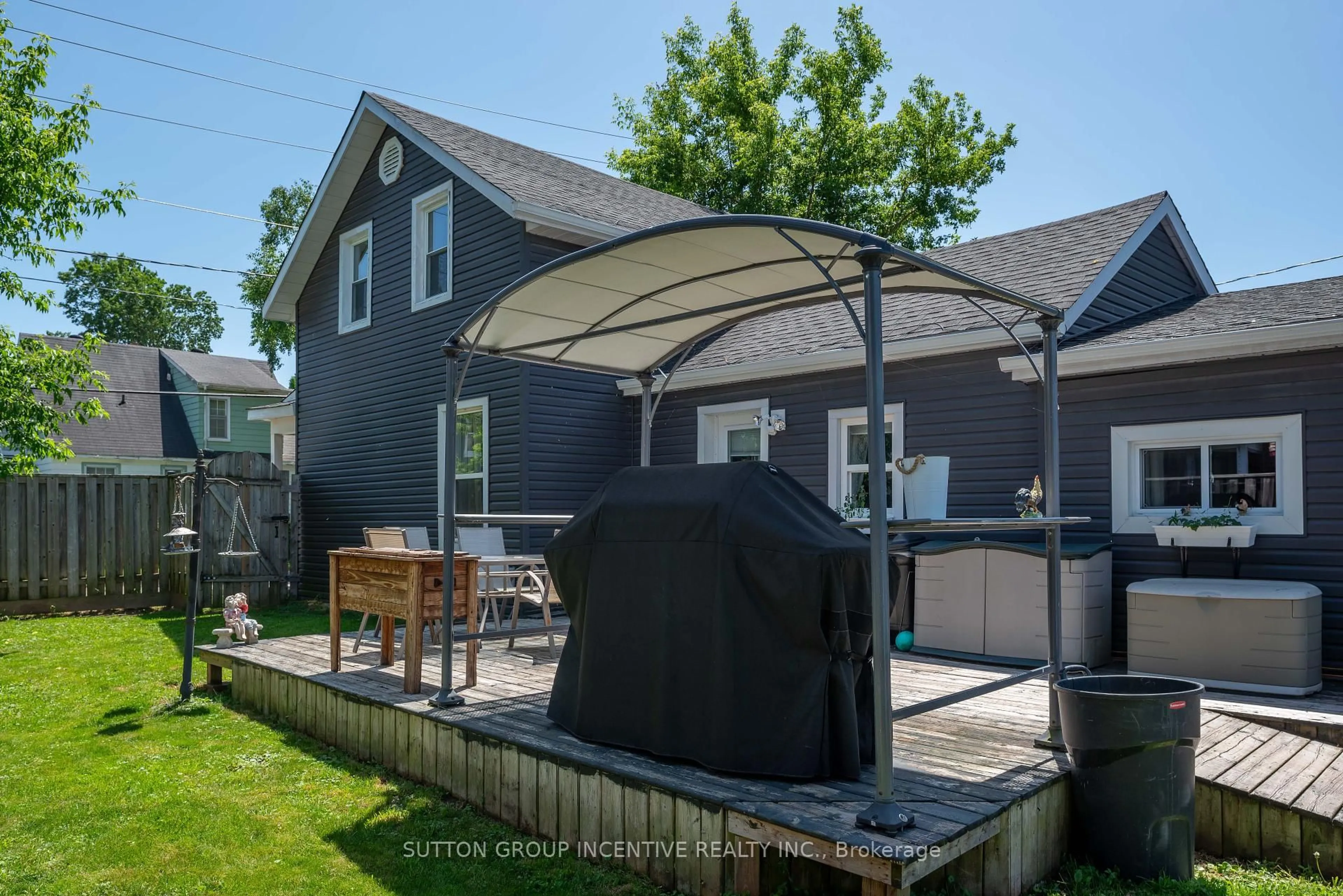 Patio, street for 60 Victoria St, Orillia Ontario L3V 2V8