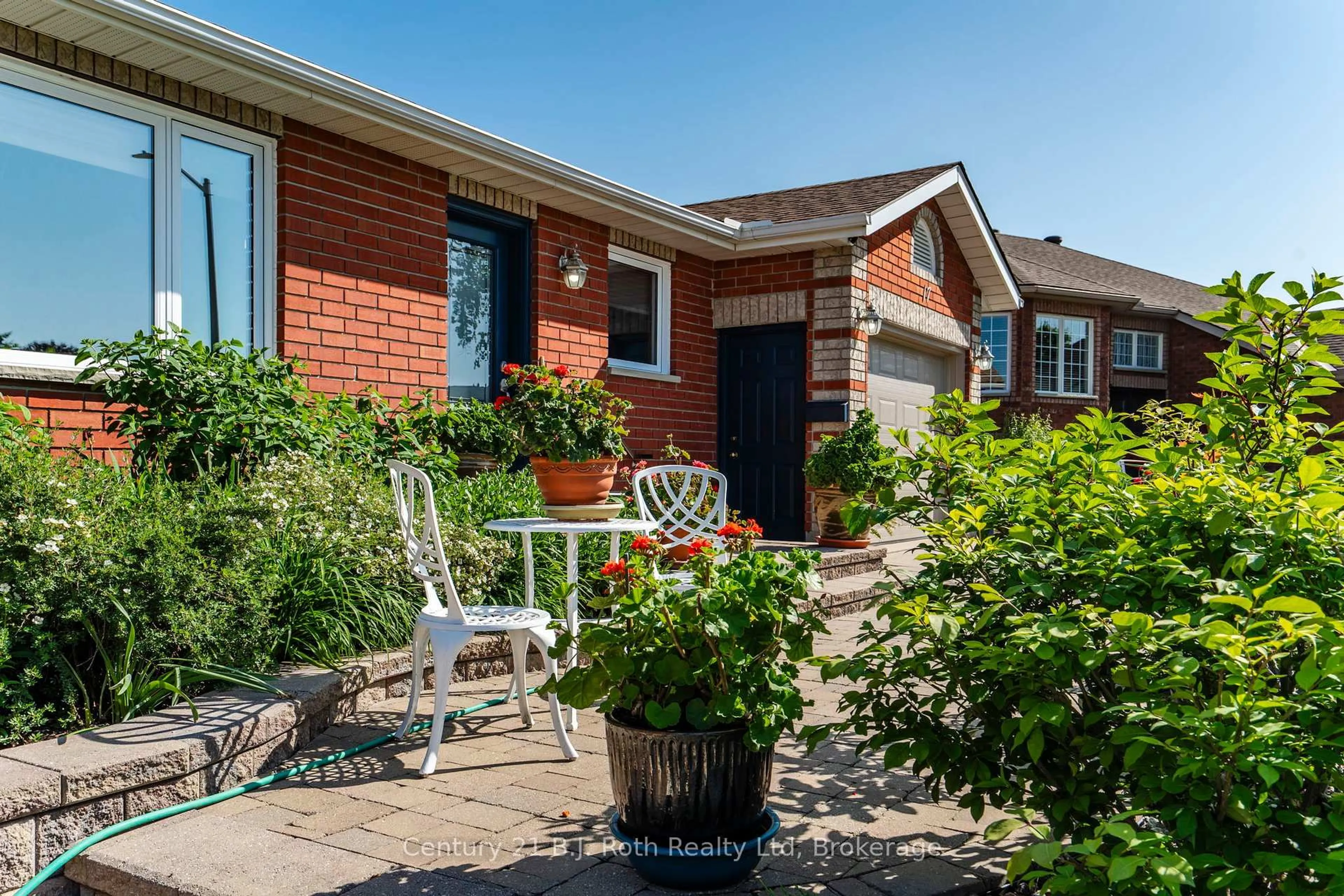 Unknown for 17 Charles St, Penetanguishene Ontario L9M 2G6