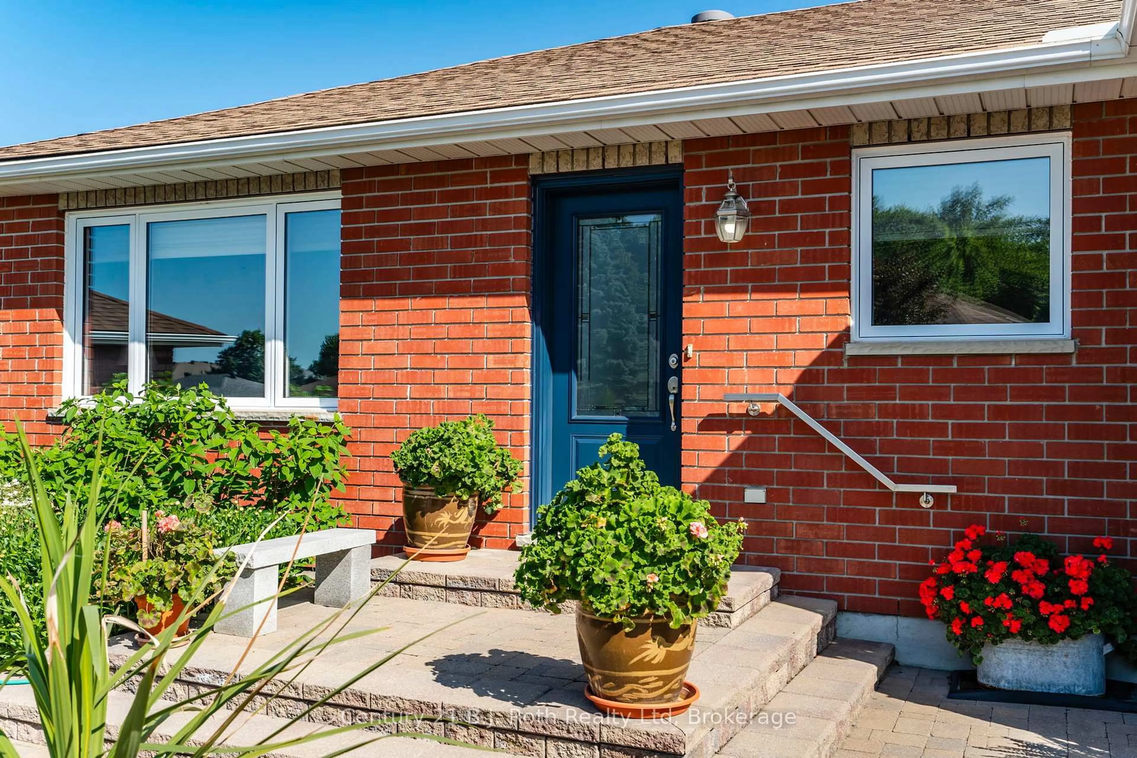 Home with brick exterior material, street for 17 Charles St, Penetanguishene Ontario L9M 2G6