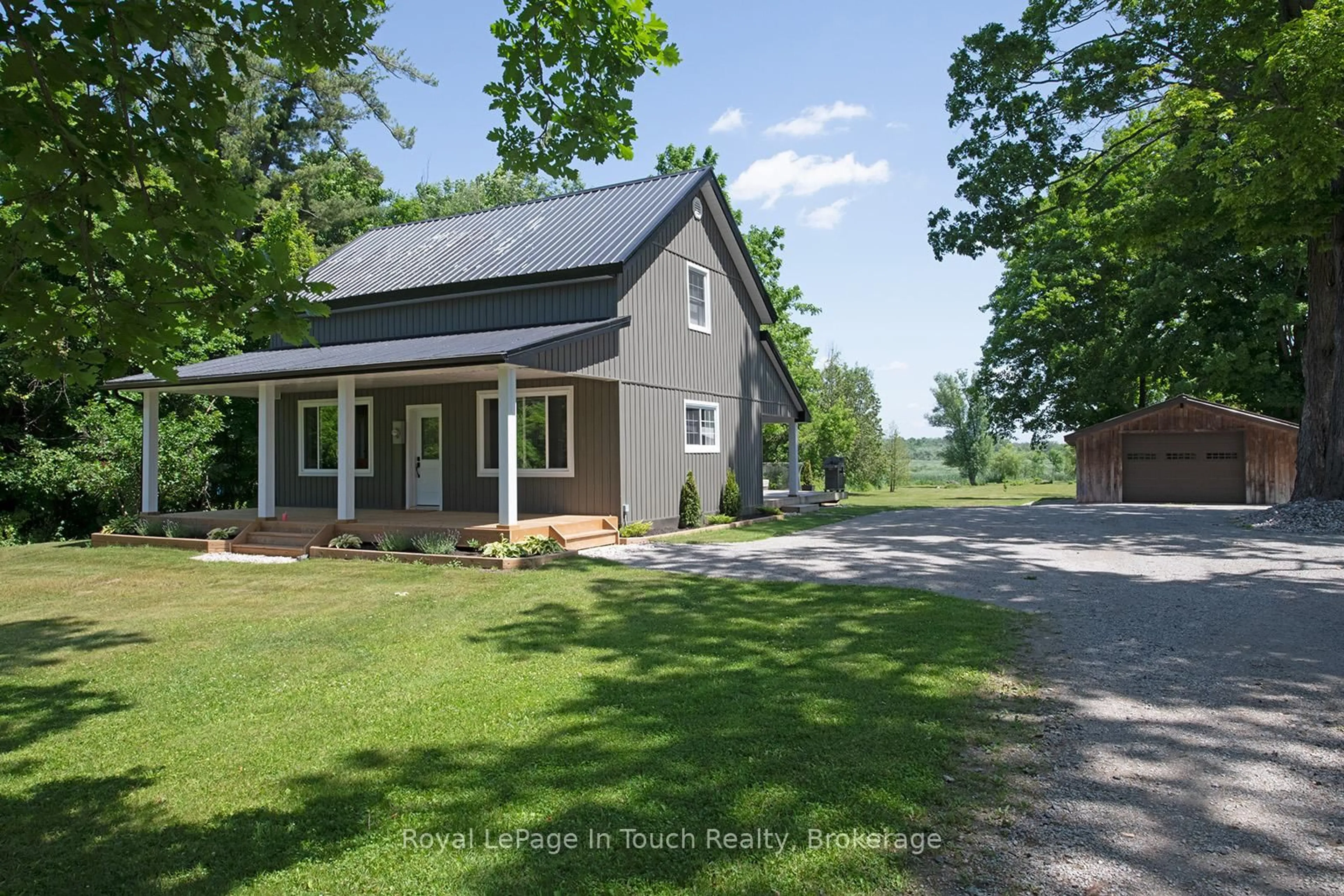 A pic from outside/outdoor area/front of a property/back of a property/a pic from drone, street for 3010 MATCHEDASH St, Severn Ontario L0K 2C0