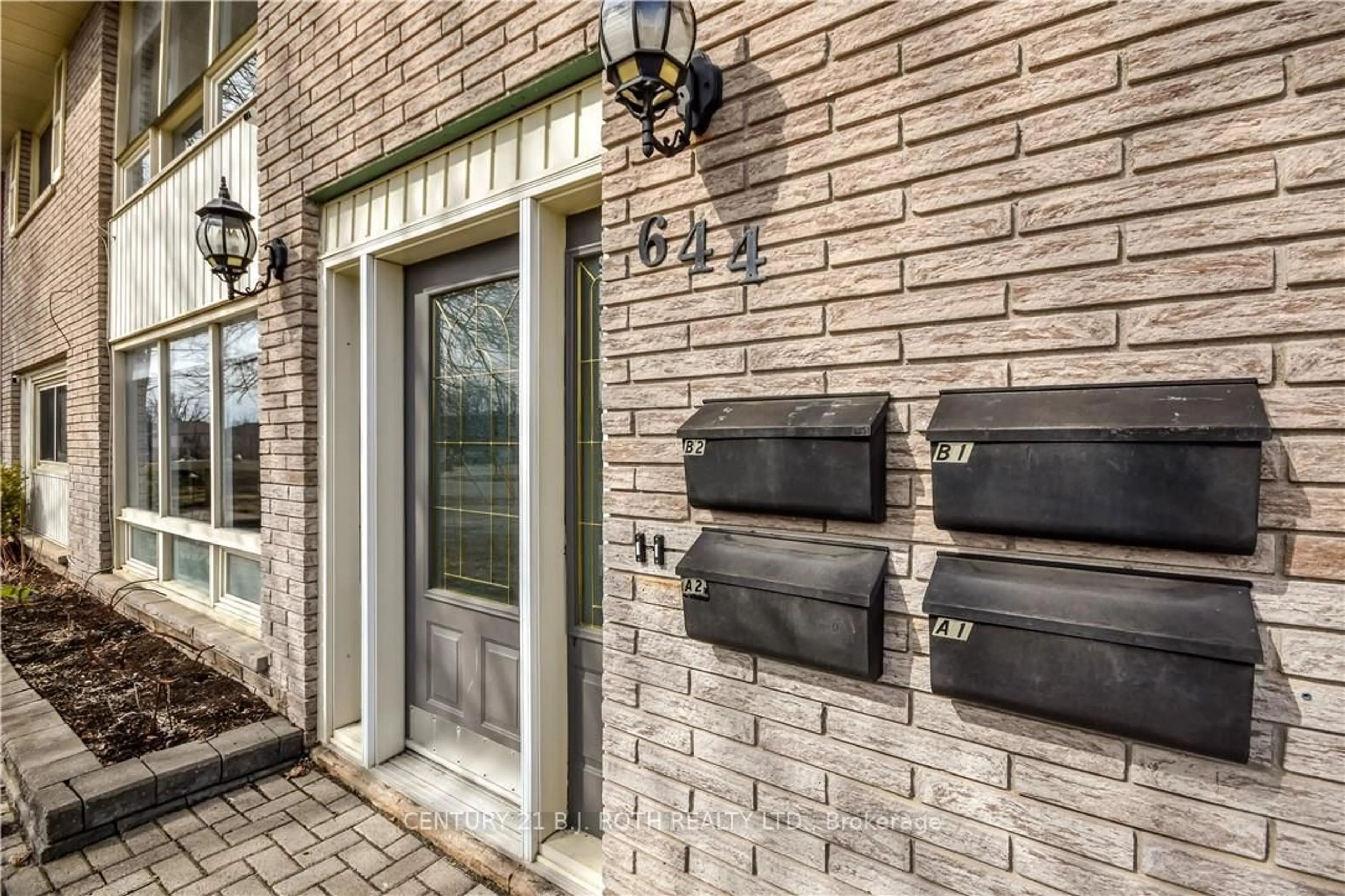 Unknown for 644 MISSISSAGA St, Orillia Ontario L3V 3C6