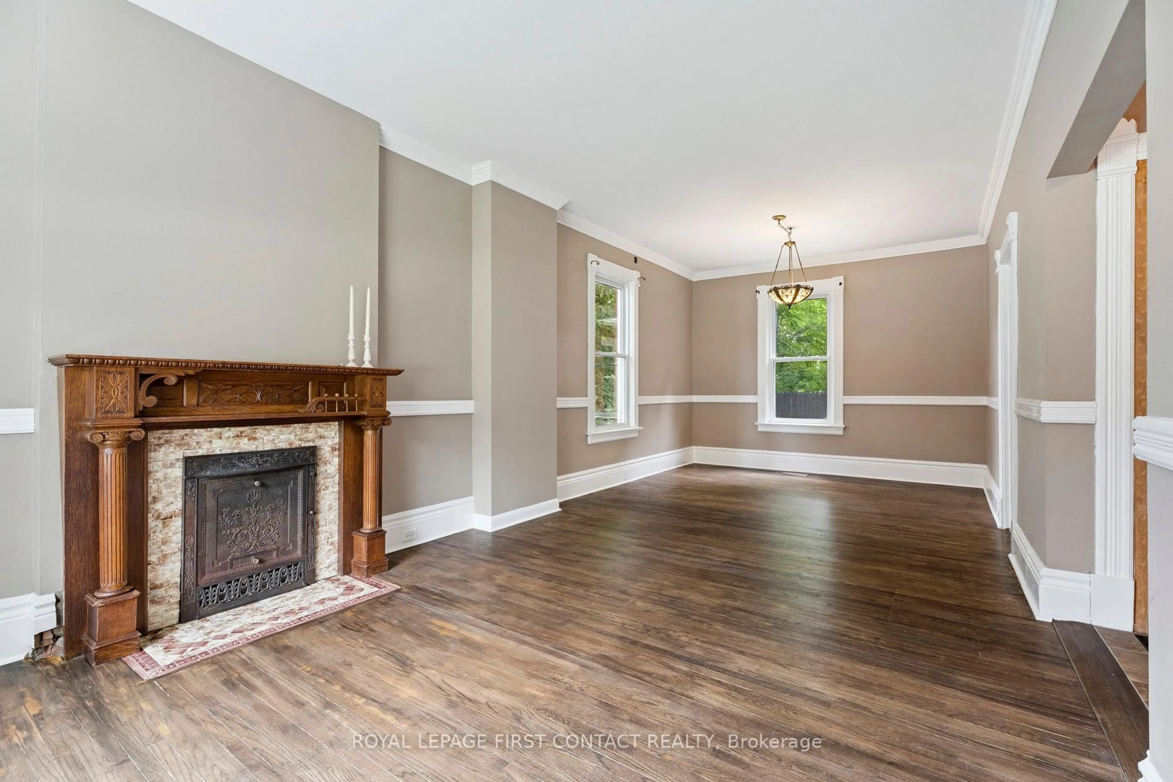 A pic of a room for 55 Burton Ave, Barrie Ontario L4N 2R5