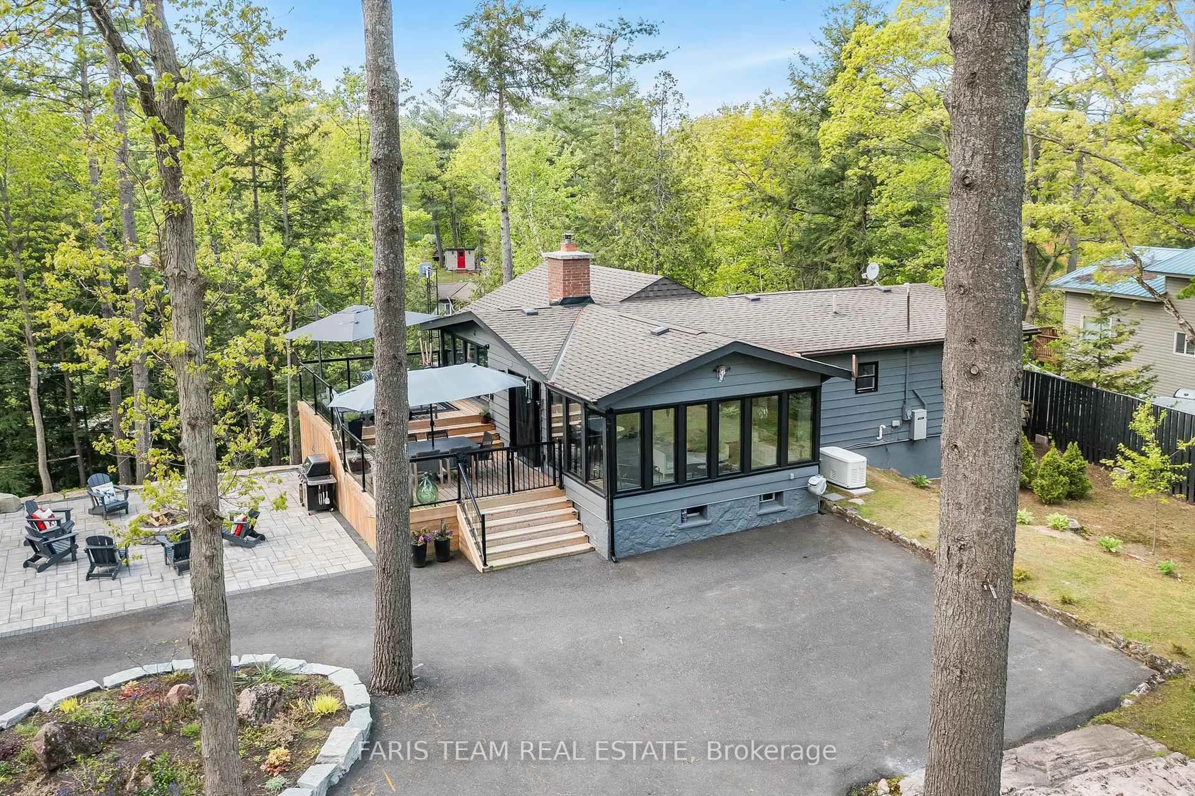 A pic from outside/outdoor area/front of a property/back of a property/a pic from drone, unknown for 7672 Birch Dr, Ramara Ontario L0K 2B0
