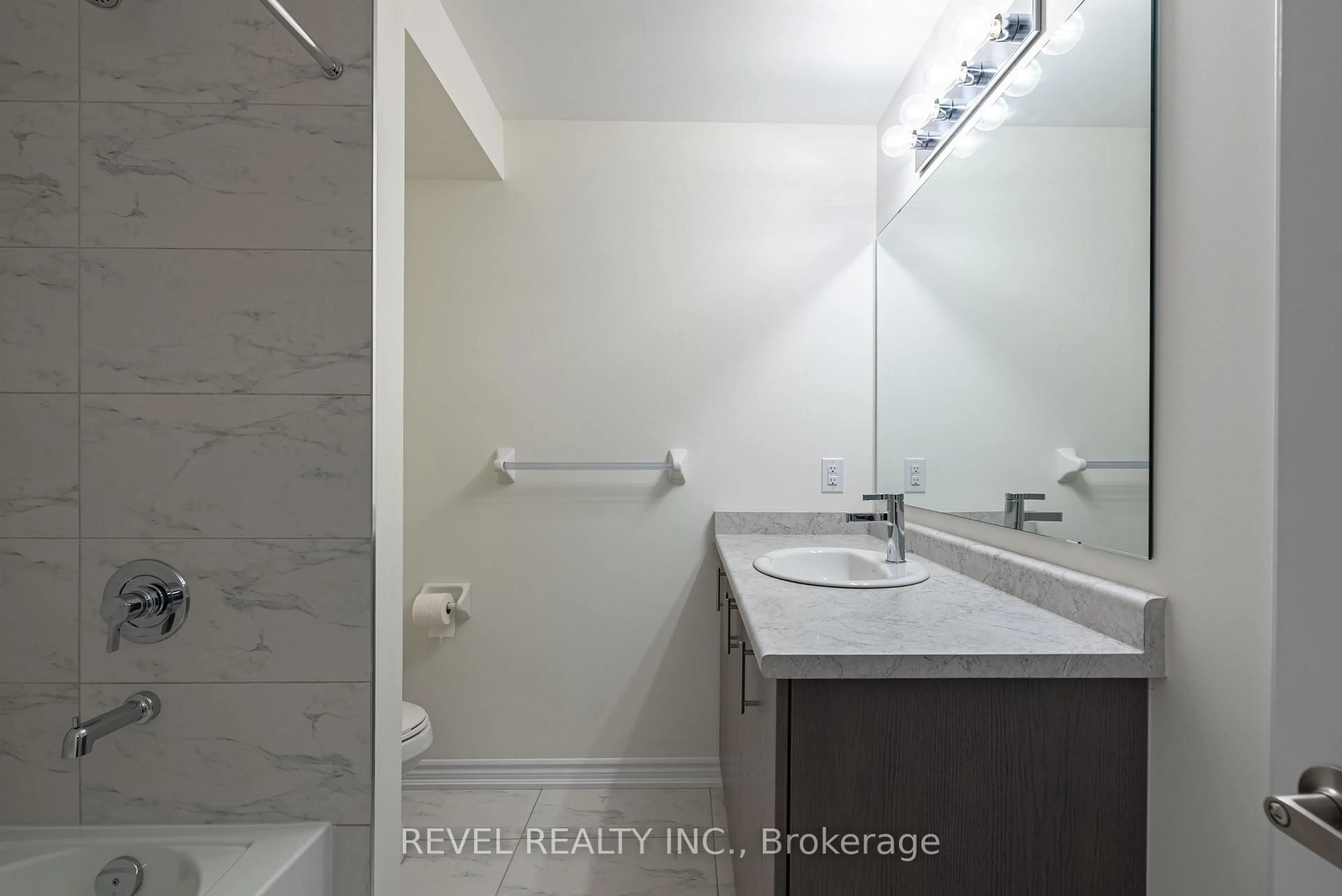 Standard bathroom, unknown for 220 Ramblewood Dr, Wasaga Beach Ontario L9Z 2B2