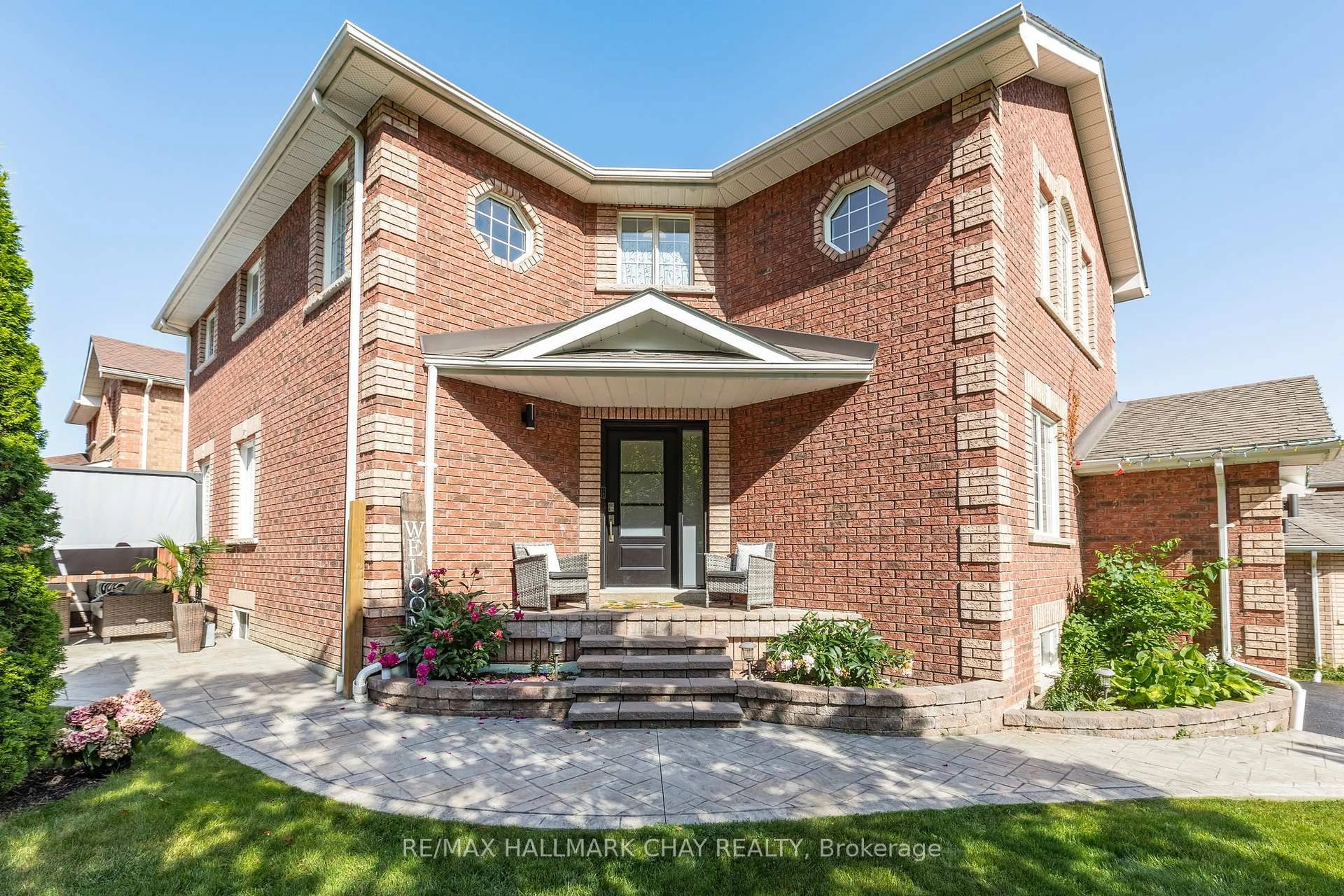Home with brick exterior material, unknown for 28 Bloom Cres, Barrie Ontario L4N 0S8