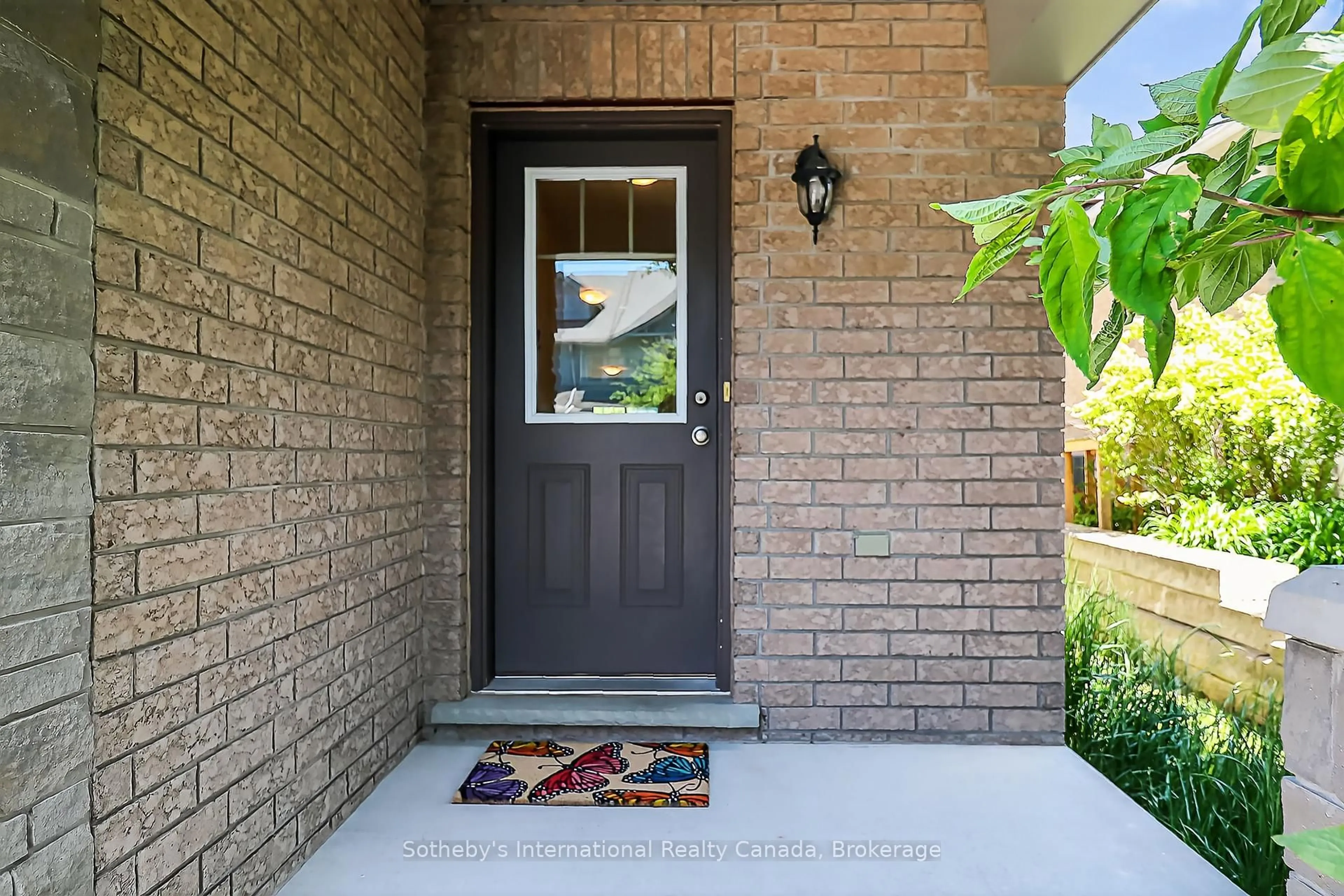 Indoor entryway for 49 Silver Glen Blvd, Collingwood Ontario L9Y 0G9