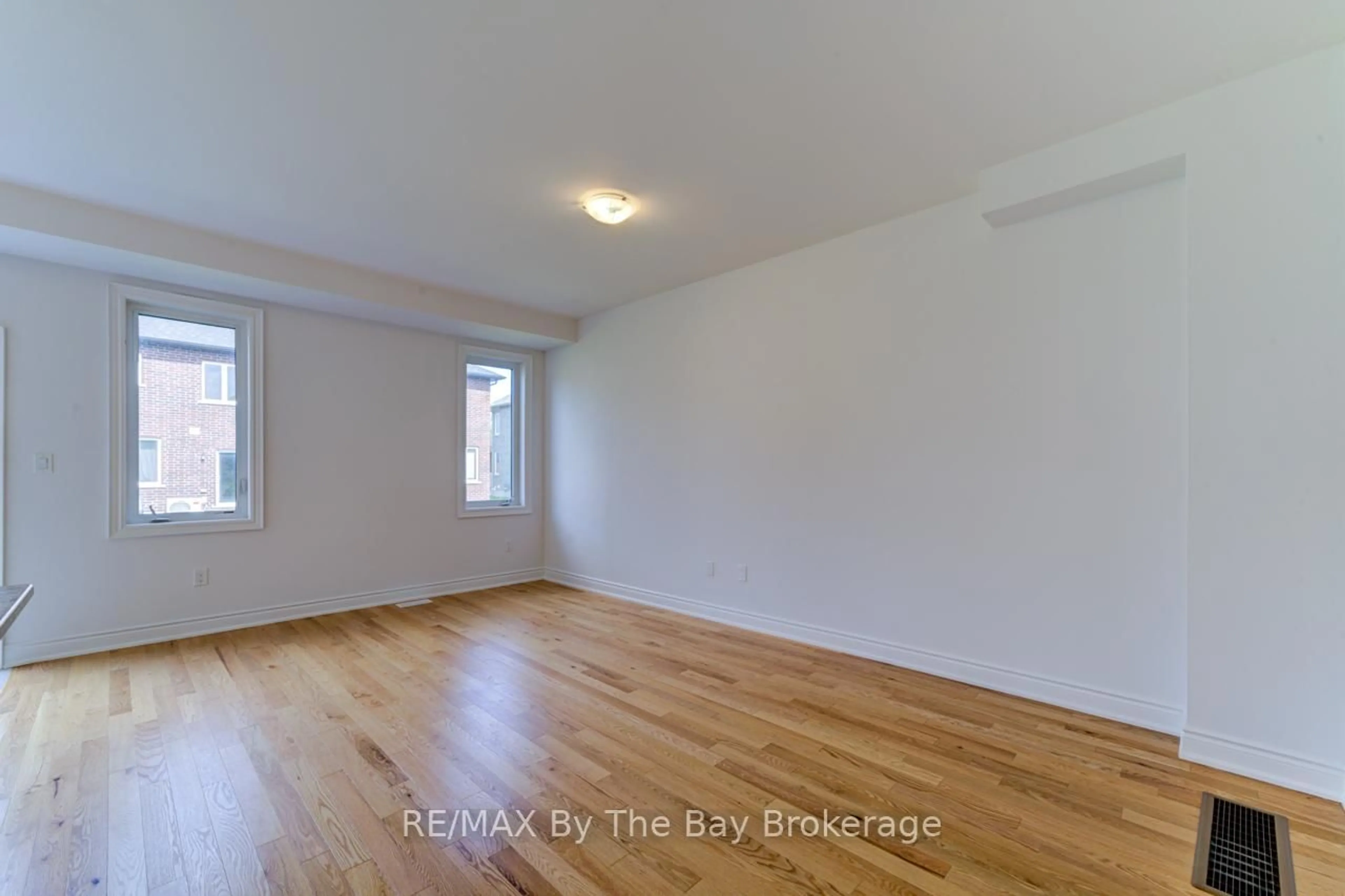 A pic of a room for 25 Lisa St, Wasaga Beach Ontario L9Z 1J9