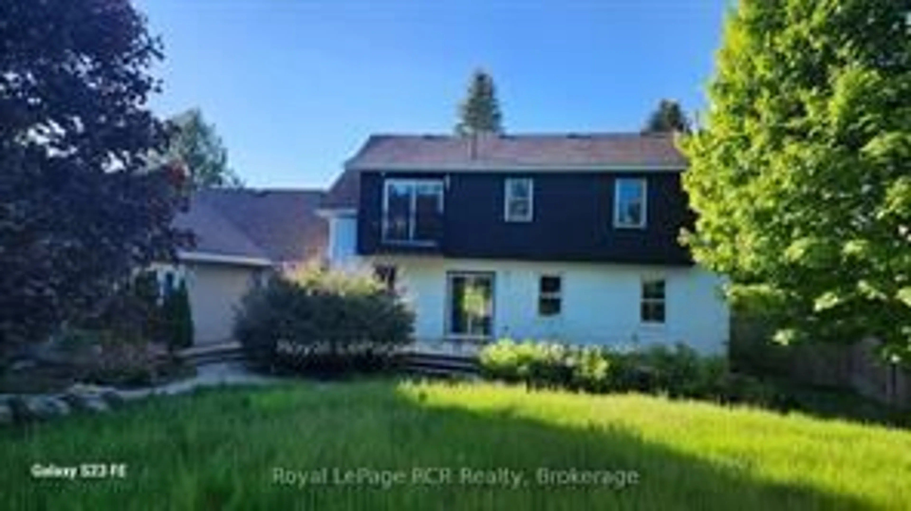 A pic from outside/outdoor area/front of a property/back of a property/a pic from drone, unknown for 11 Blackburn Ave, Clearview Ontario L0M 1P0