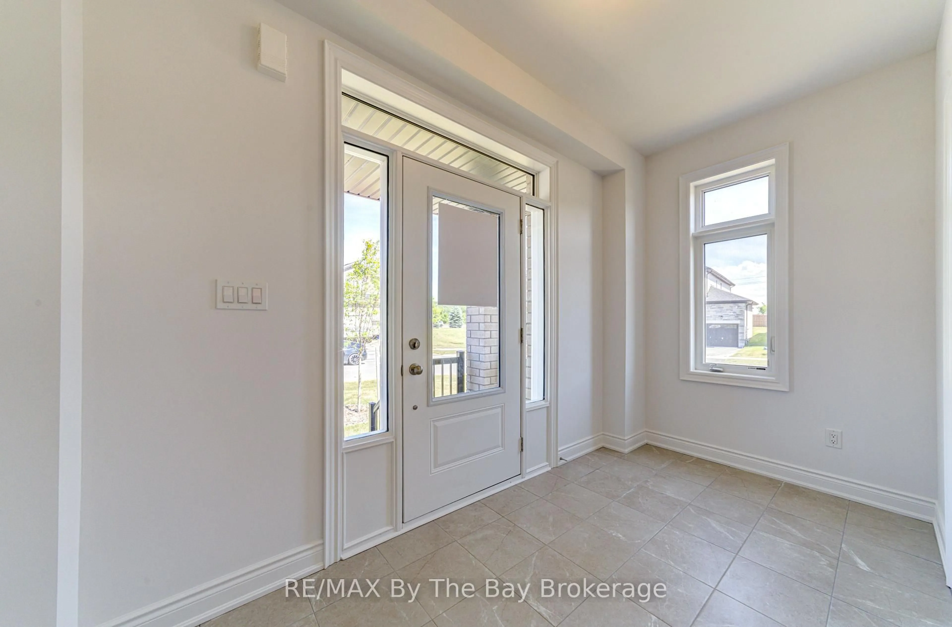 Indoor entryway for 2 Autumn Dr, Wasaga Beach Ontario L9Z 0K7
