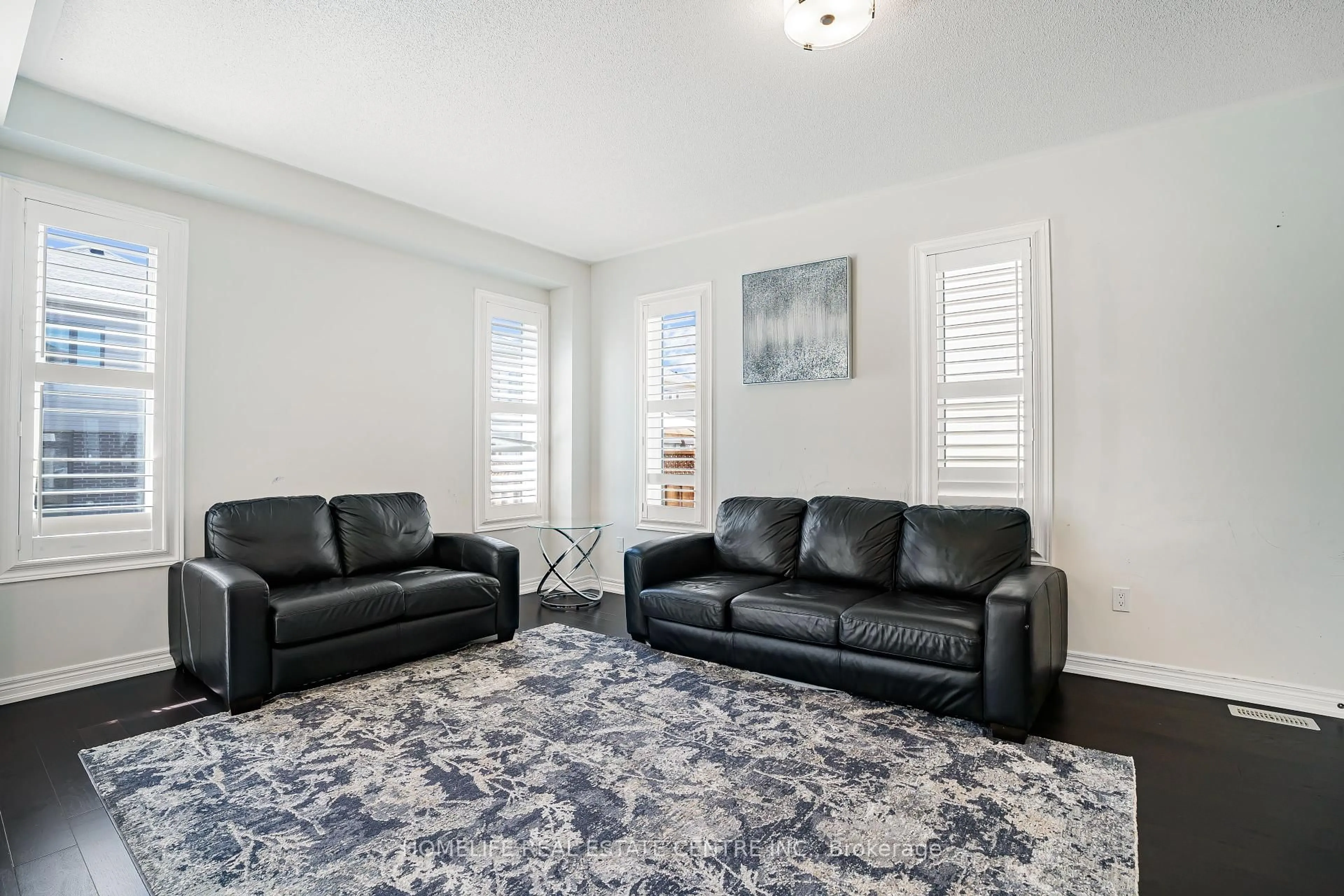 Living room with furniture, unknown for 159 Terry Fox Dr, Barrie Ontario L9S 2Z8