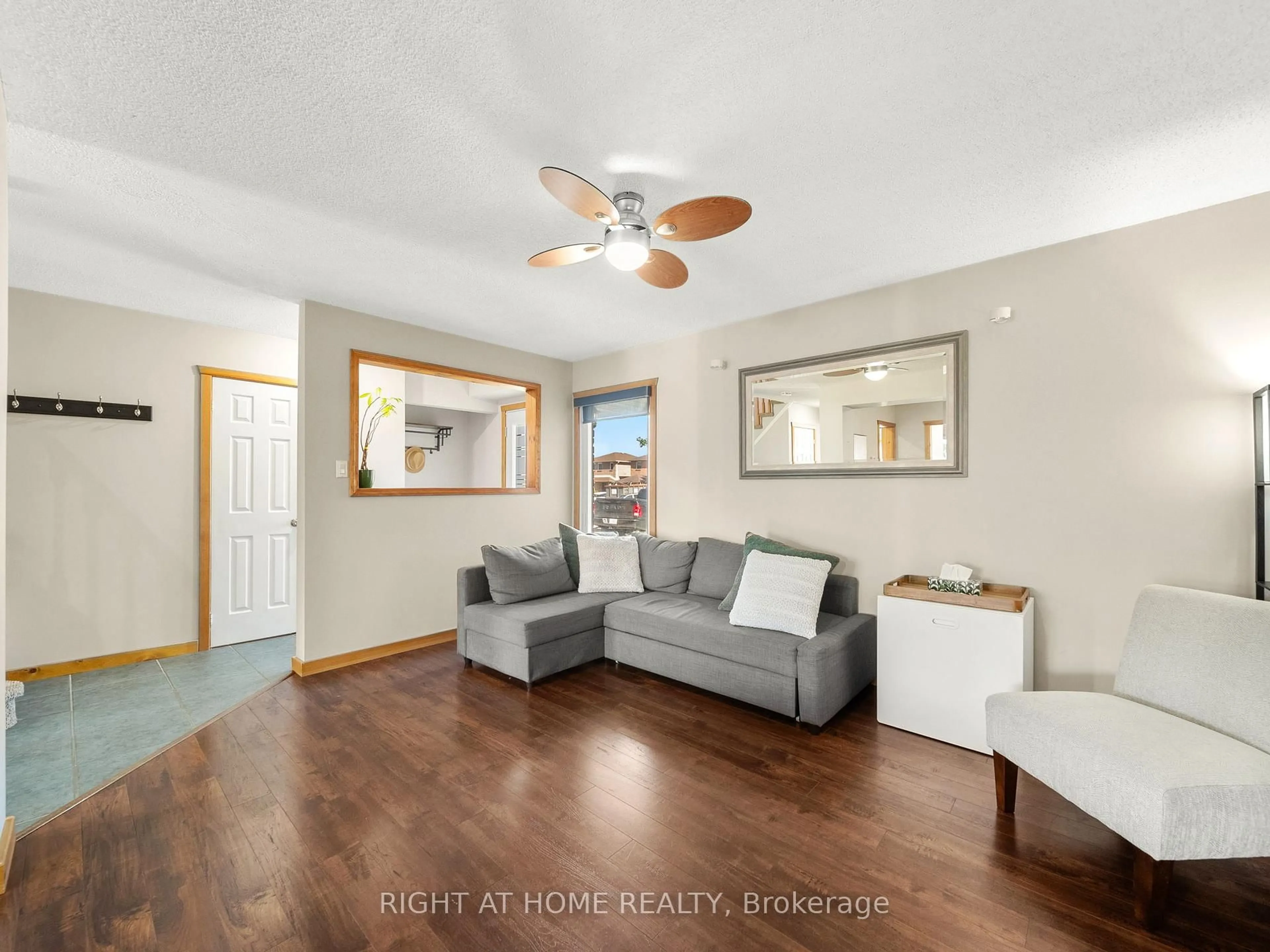 Living room with furniture, unknown for 58 Delaney Cres, Barrie Ontario L4N 7C4