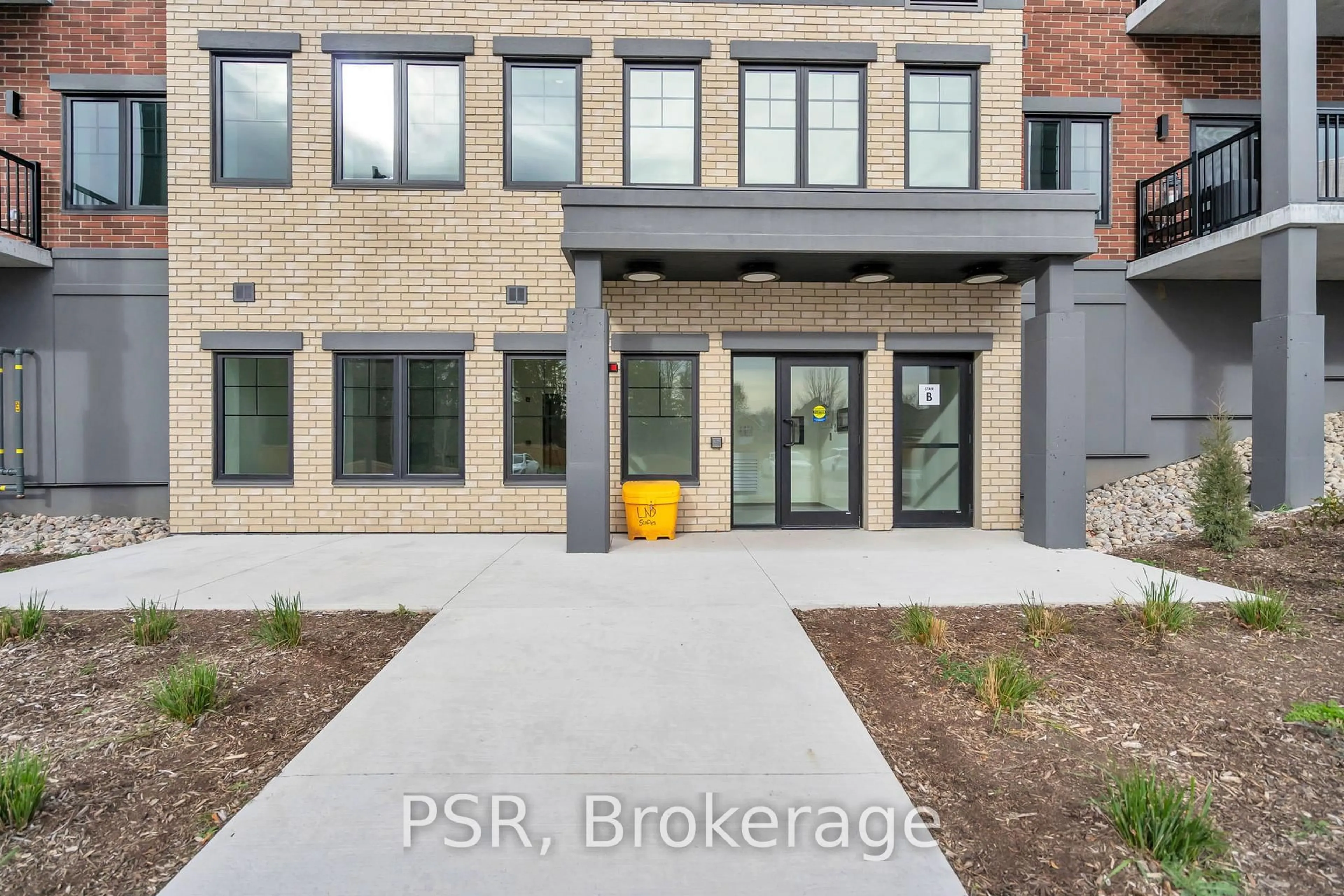 Home with brick exterior material, street for 121 Mary St #309, Clearview Ontario L0M 1G0