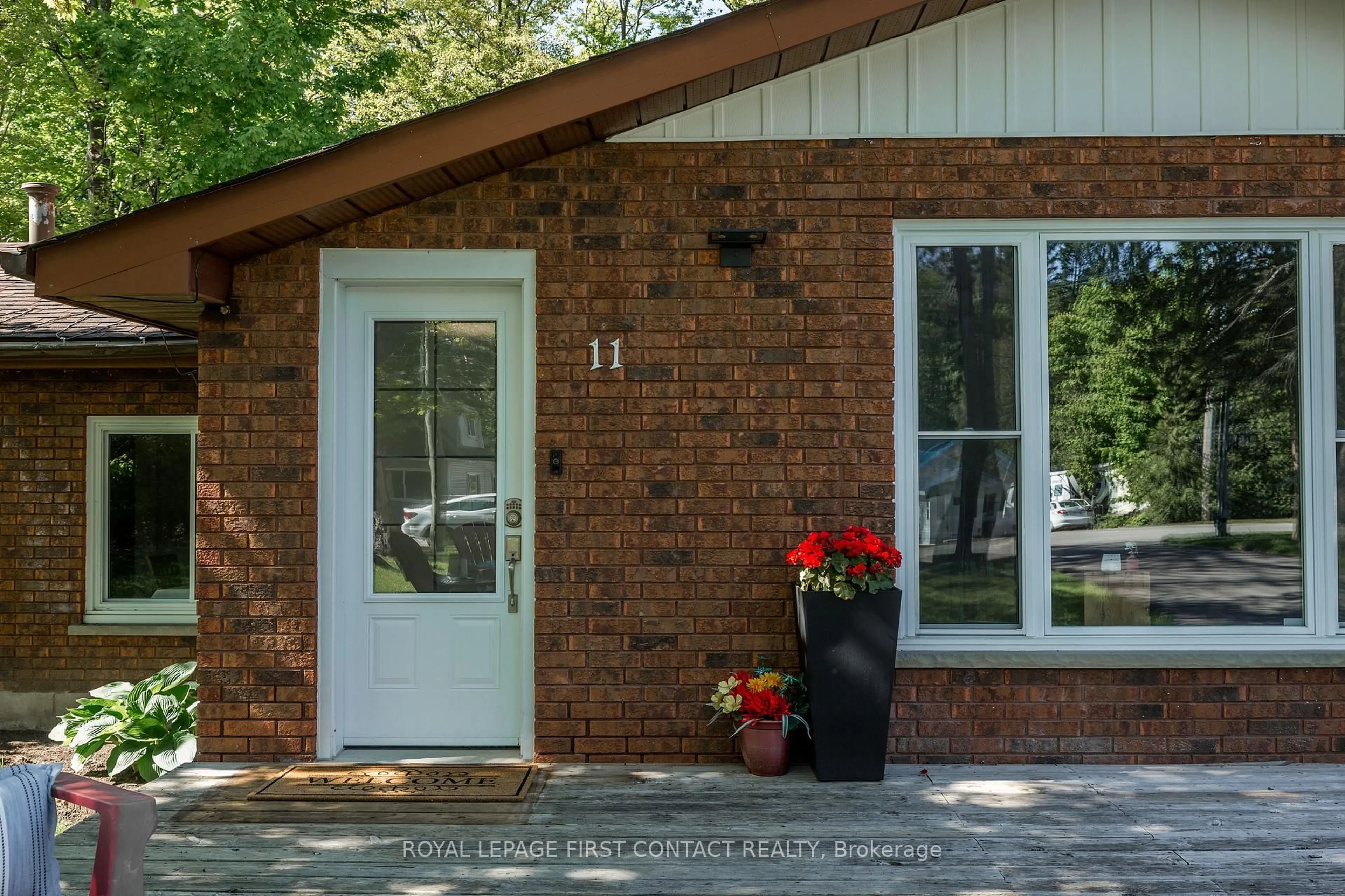 Home with brick exterior material, street for 11 Broad St, Penetanguishene Ontario L9M 1E9