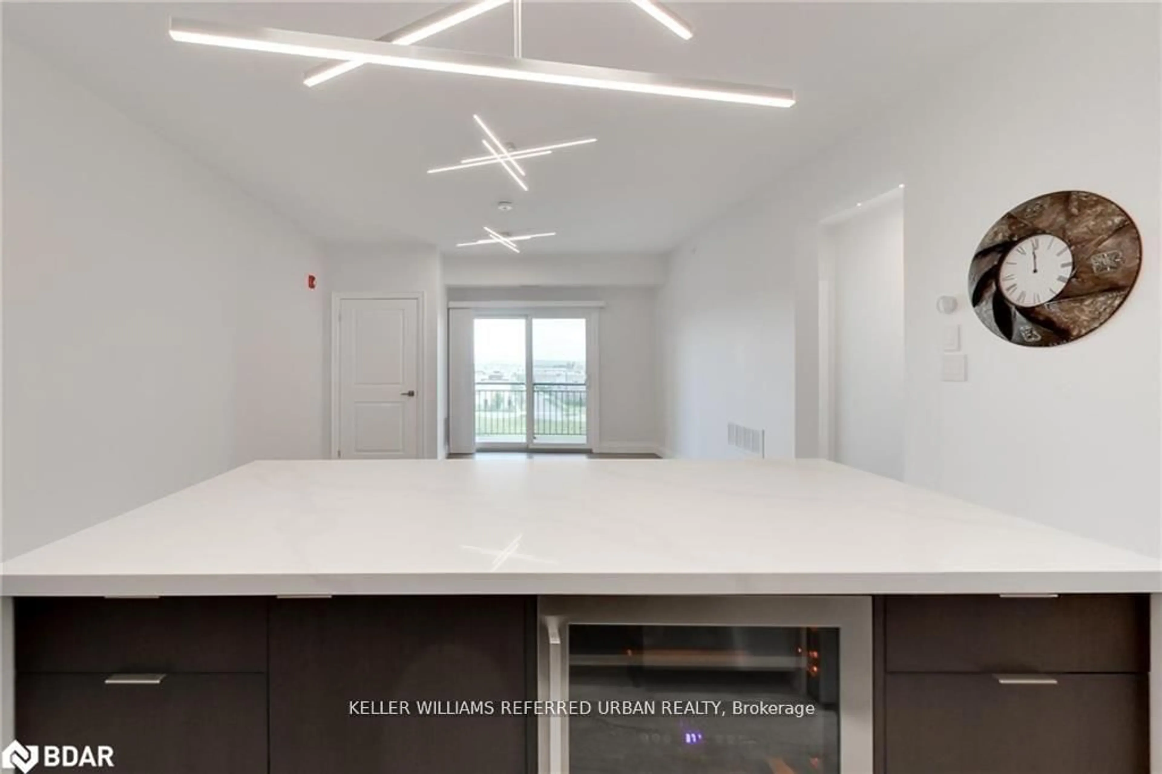 Open concept kitchen, unknown for 295 Cundles Rd #309, Barrie Ontario L4M 0K8
