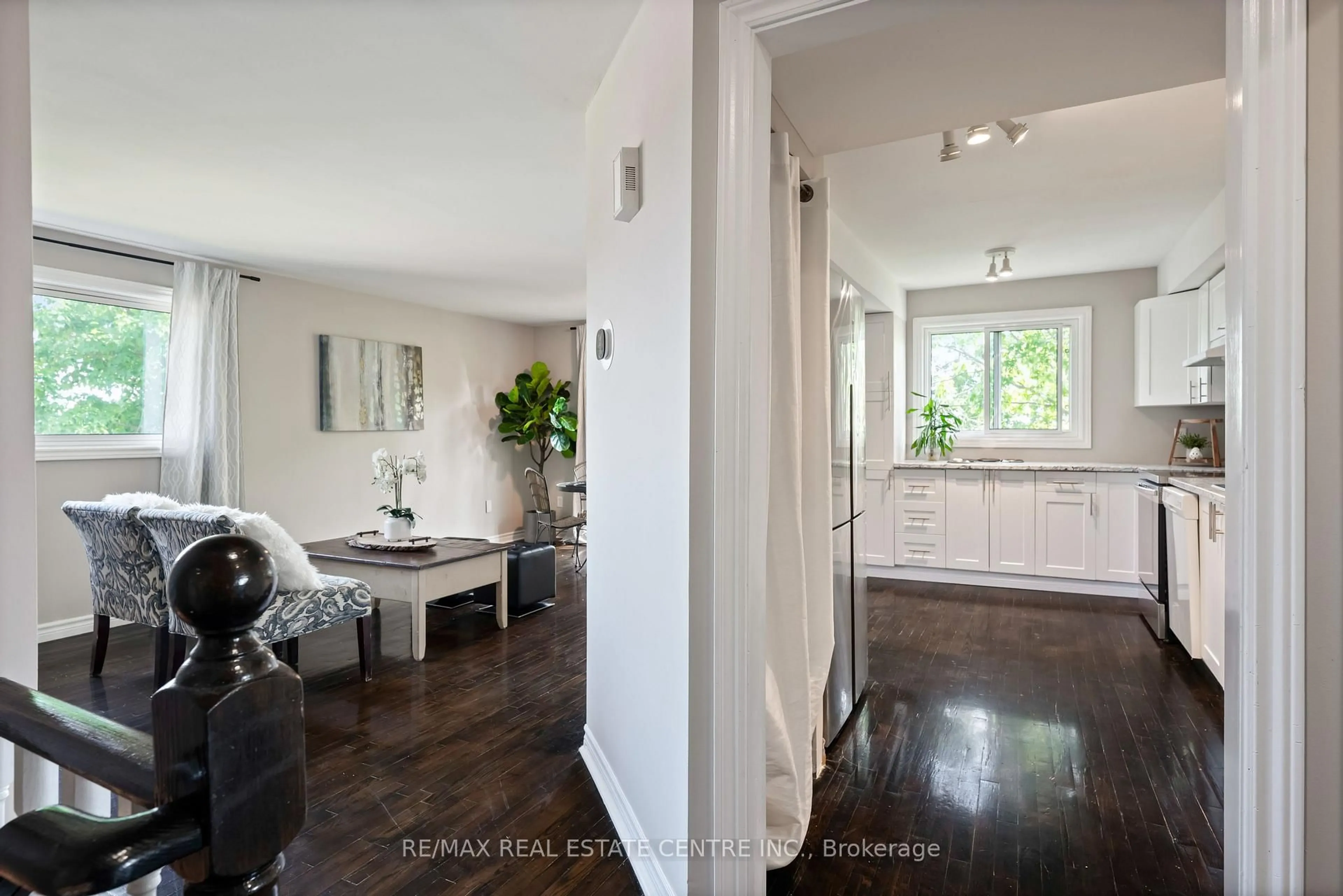 Indoor entryway for 30 Loggers Ru #3, Barrie Ontario L4N 6W2