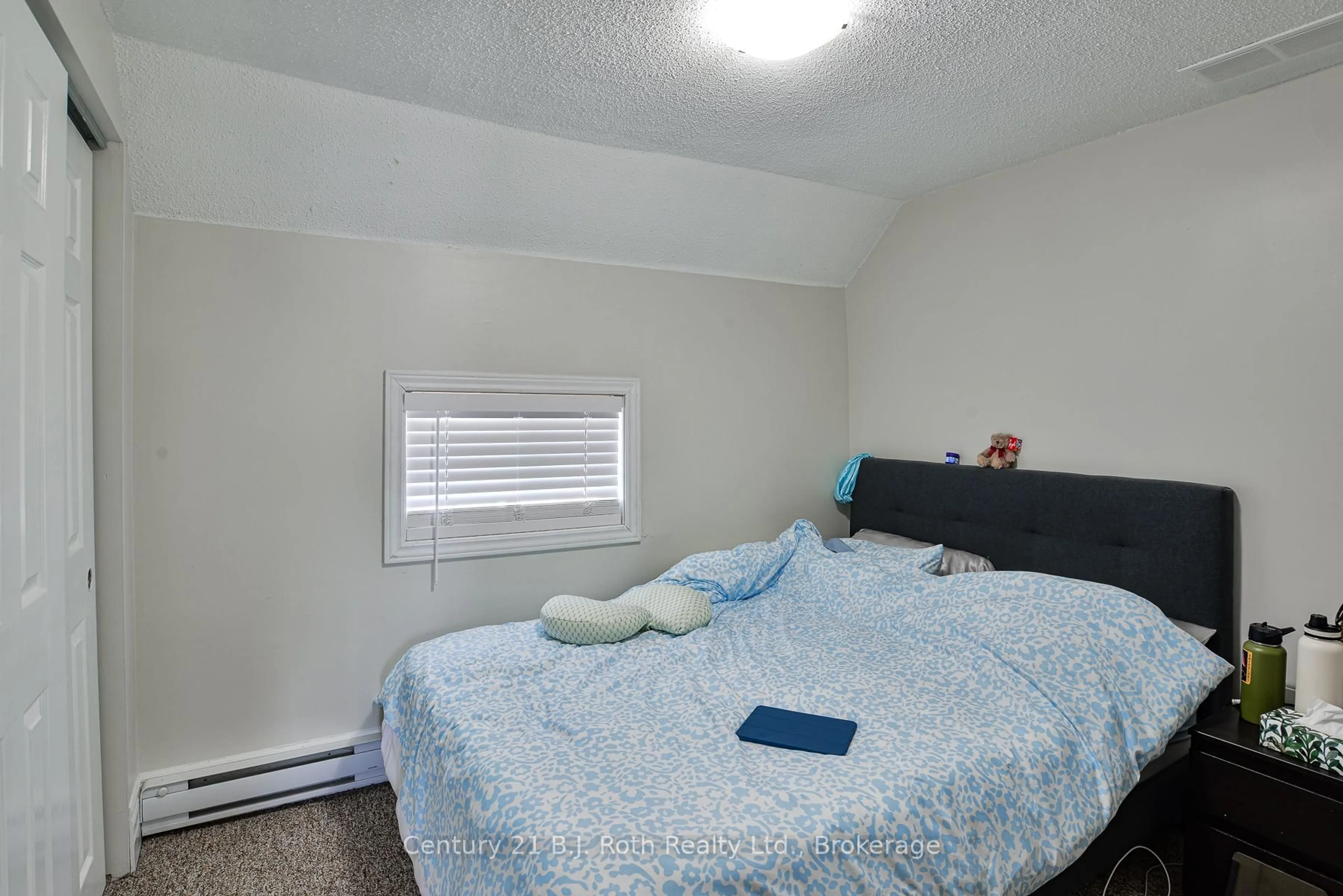 A pic of a room for 62 Dunlop St, Orillia Ontario L3V 5P2