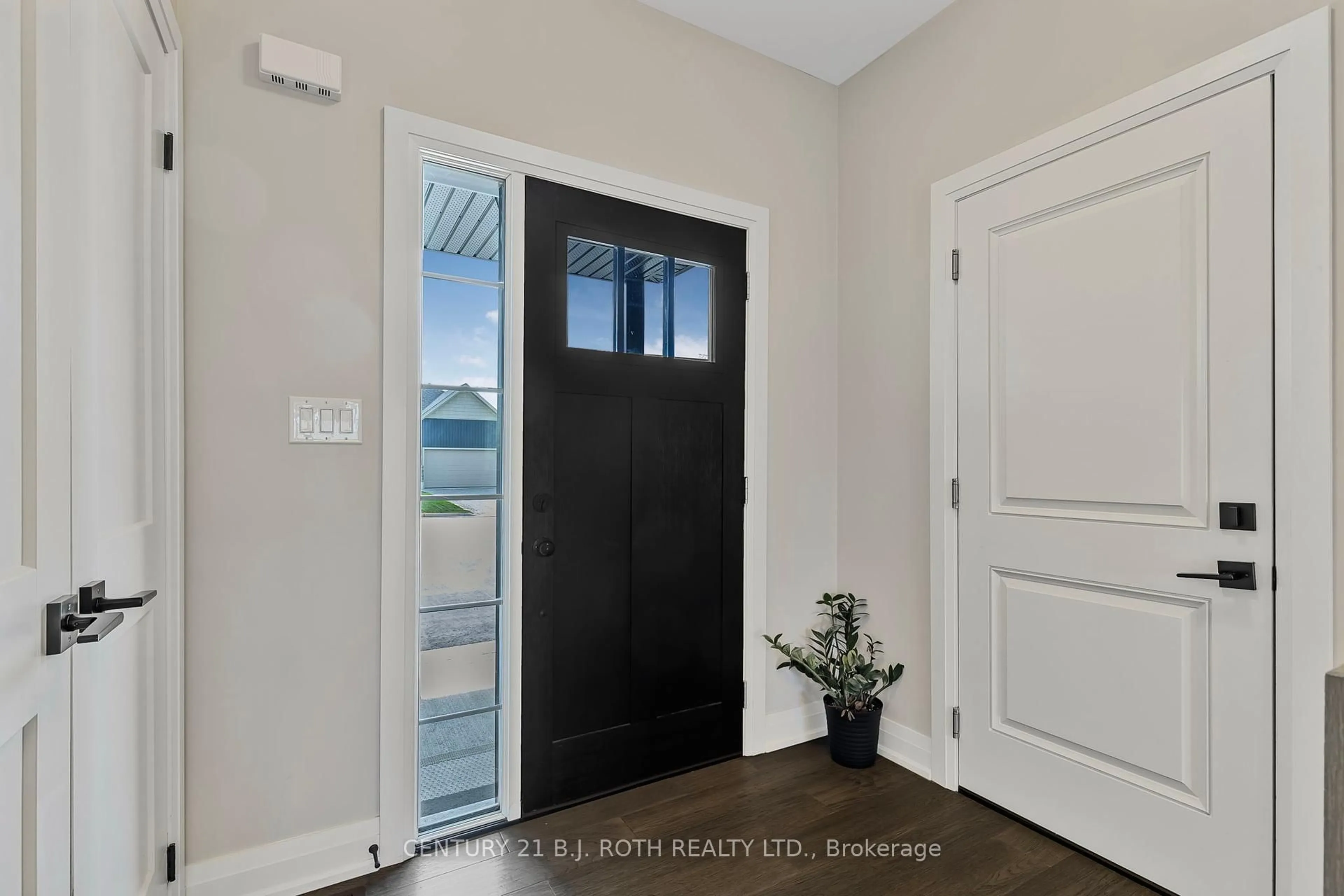 Indoor entryway for 159 Brandon Ave, Severn Ontario L0K 1E0