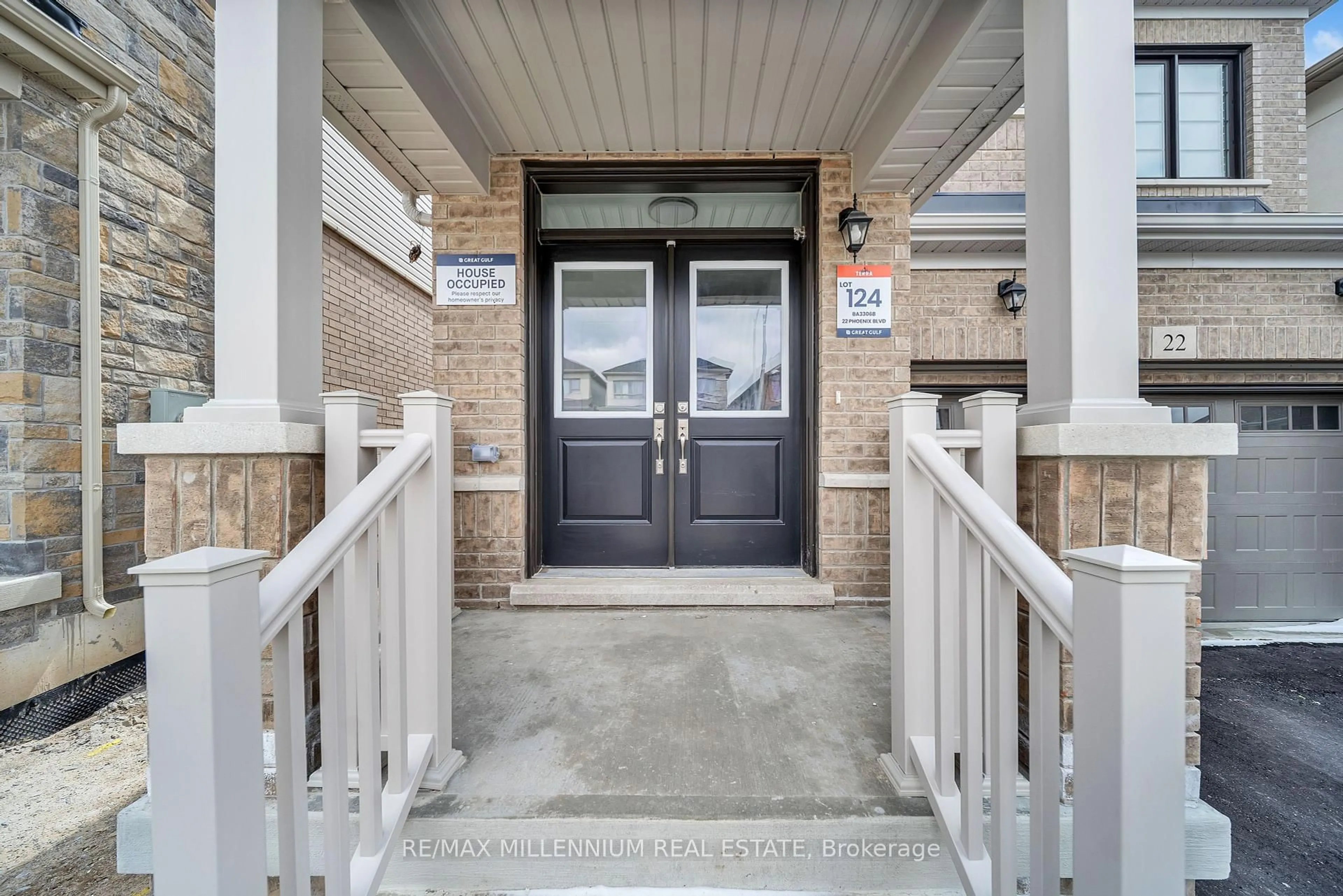Indoor entryway for 22 Phoenix Blvd, Barrie Ontario L9J 0P7