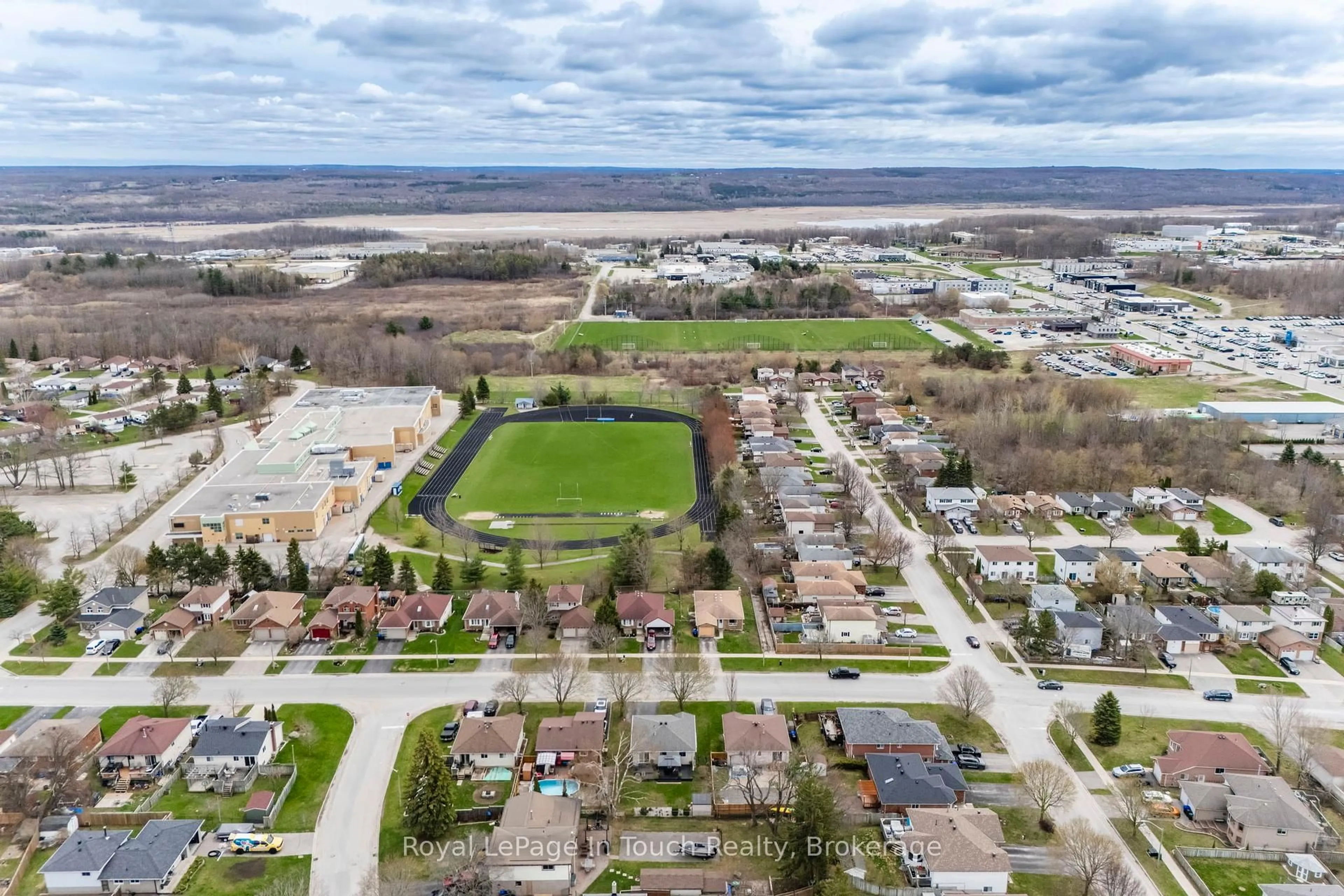 A pic from outside/outdoor area/front of a property/back of a property/a pic from drone, street for 362 Galloway Blvd, Midland Ontario L4R 5B2