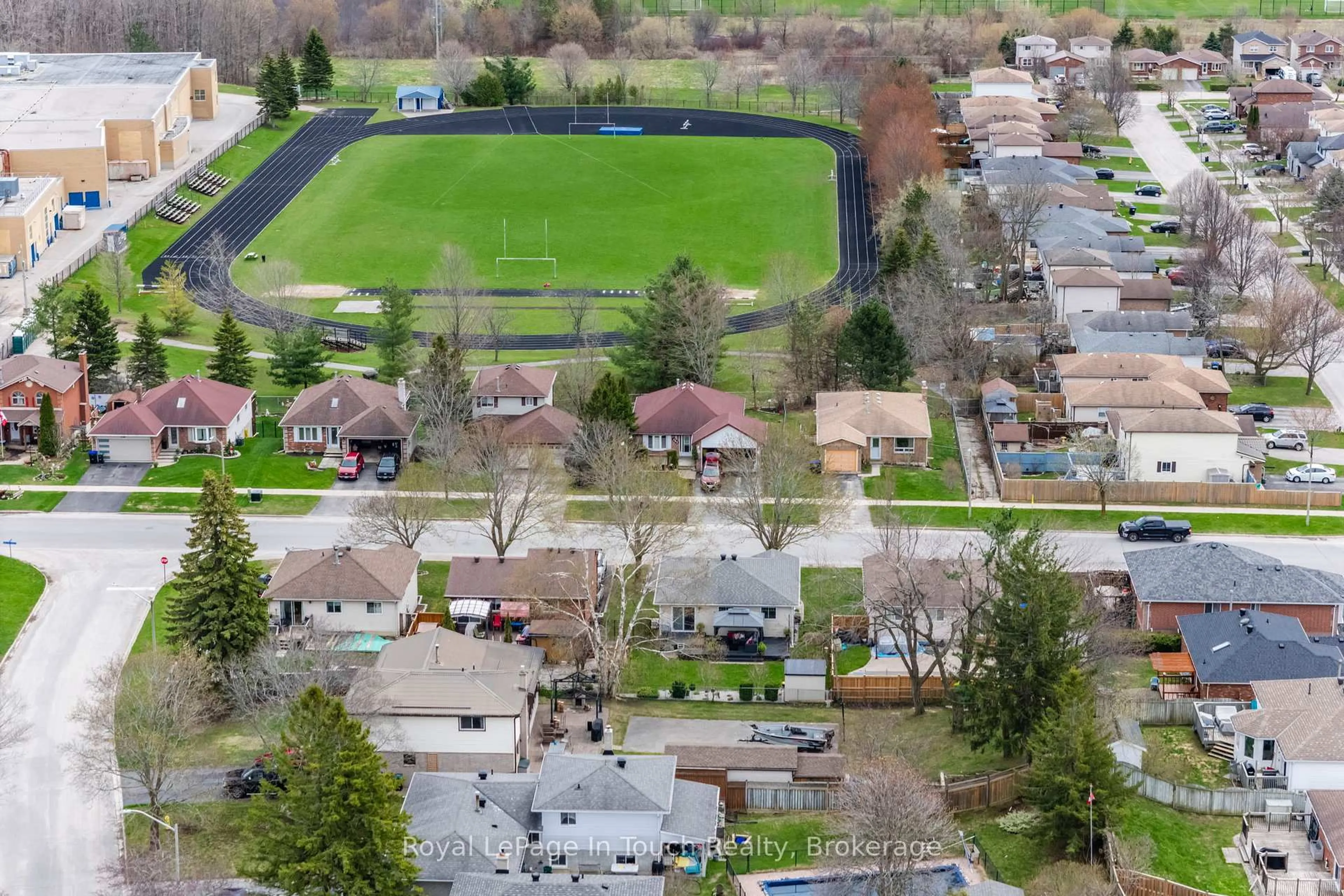 A pic from outside/outdoor area/front of a property/back of a property/a pic from drone, street for 362 Galloway Blvd, Midland Ontario L4R 5B2
