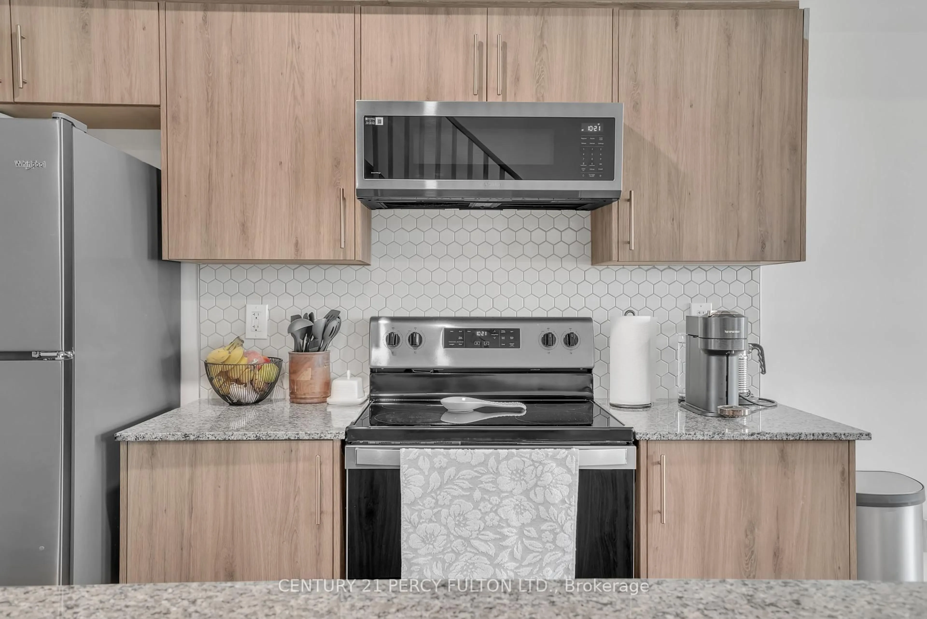 Standard kitchen, unknown for 89 Fairlane Ave, Barrie Ontario L9J 0M9