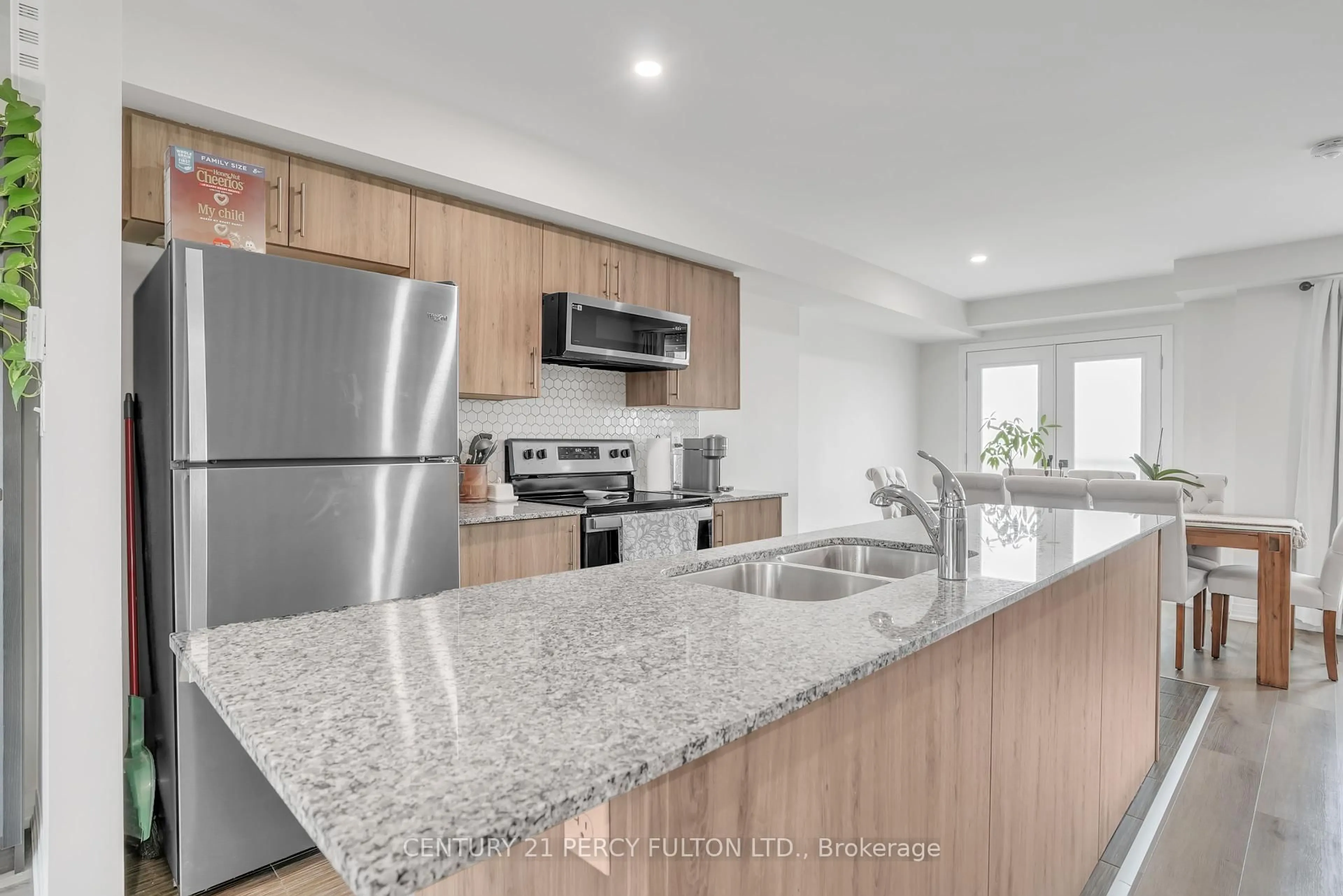 Open concept kitchen, unknown for 89 Fairlane Ave, Barrie Ontario L9J 0M9